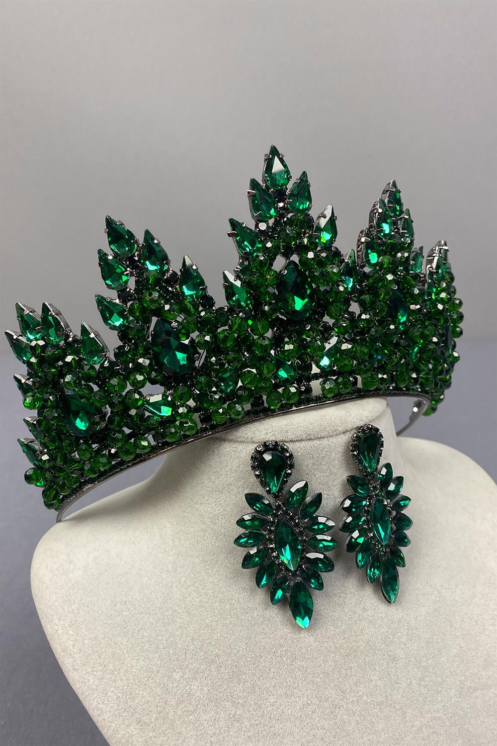 Zümrüt Yeşili Lotus Boncuk İşlemeli Gelin Kına Tacı Ve Mekik Küpe Seti