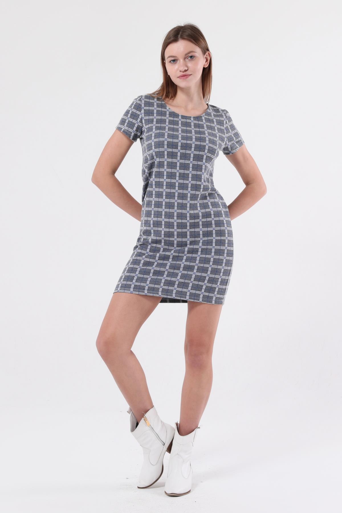 SEZER AKTAŞ ANTRASİT KARELİ BEYAZ ÇİZGİLİ MİNİ ELBİSE