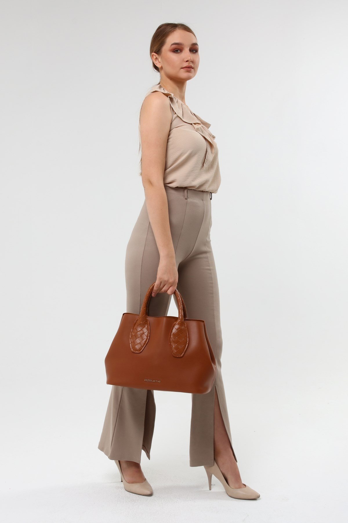 SEZER AKTAŞ CAMEL KOL ÇANTASI