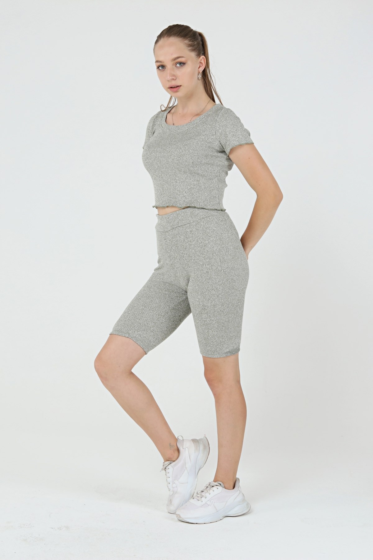 Sezer Aktaş Esnek Yeşil Kısa Tayt