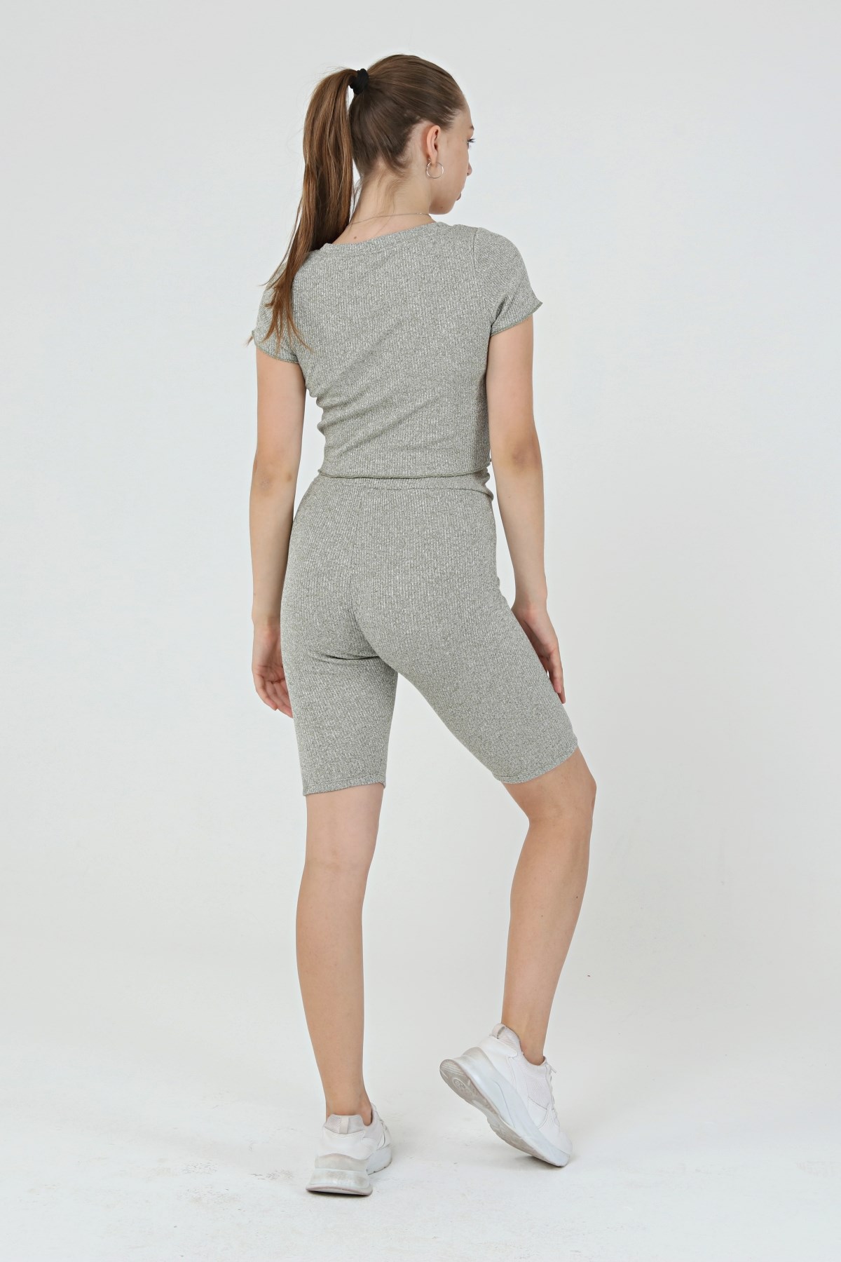 Sezer Aktaş Esnek Yeşil Kısa Tayt