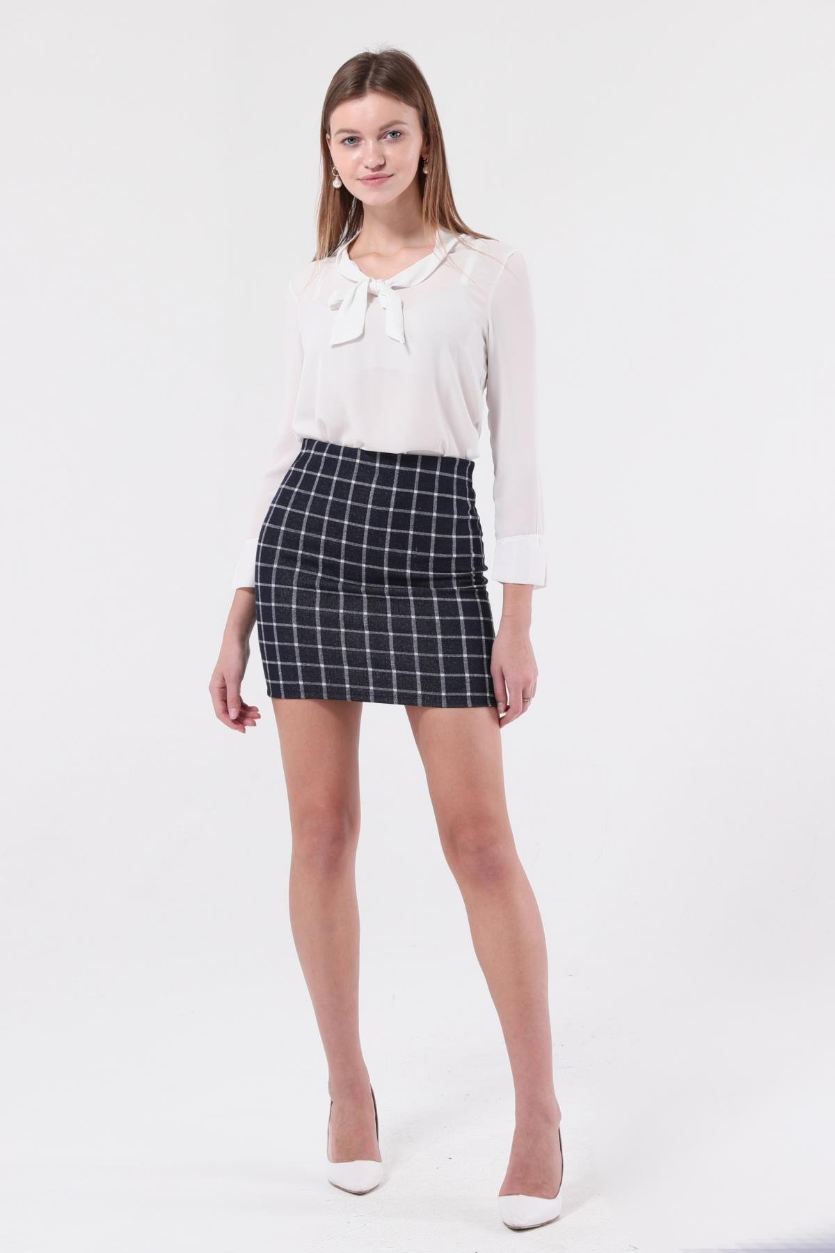 SEZER AKTAŞ LACİVERT KARELİ DAR  MİNİ ETEK