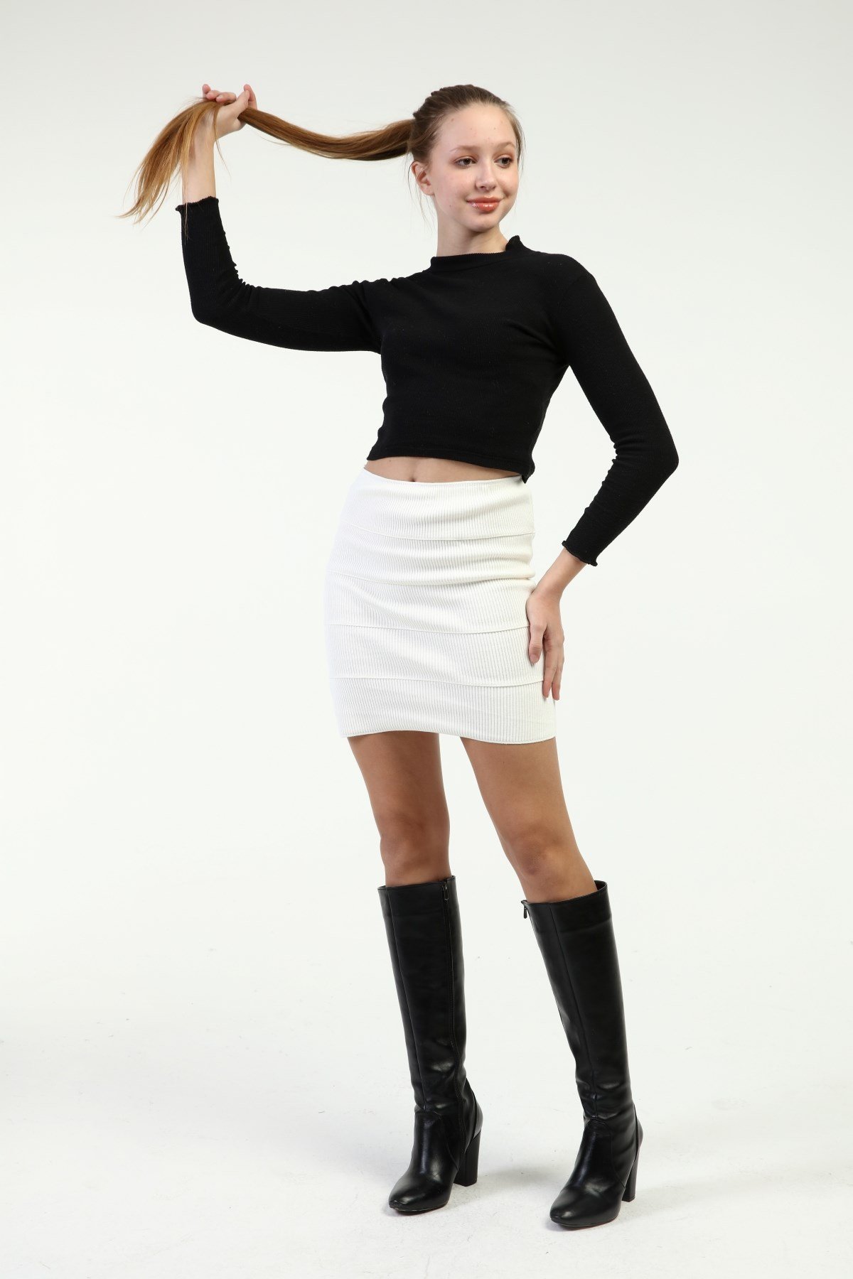 Sezer Aktaş Triko Ekru Mini Etek