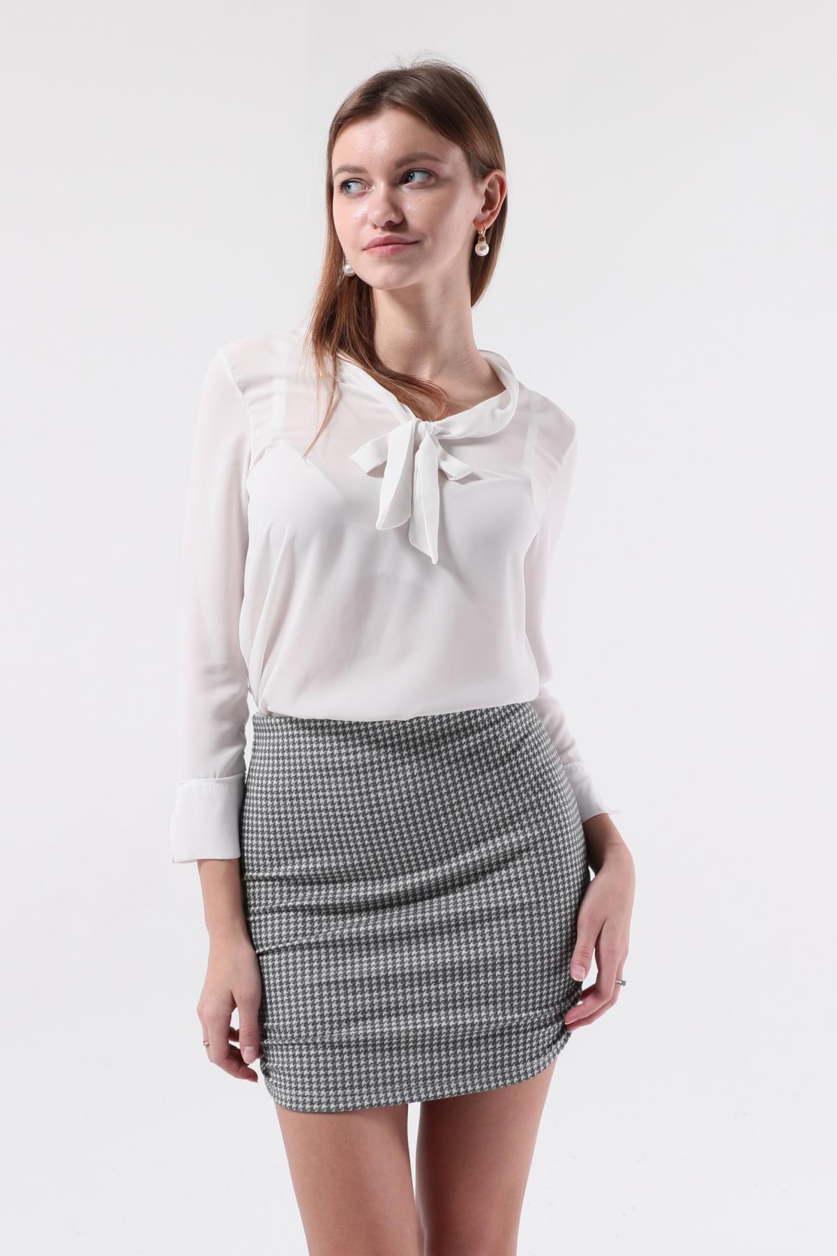 SEZER AKTAŞ YANI BÜZGÜLÜ GRİ KAZAYAĞI MİNİ ETEK