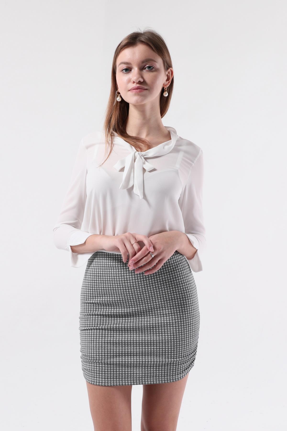 SEZER AKTAŞ YANI BÜZGÜLÜ GRİ KAZAYAĞI MİNİ ETEK