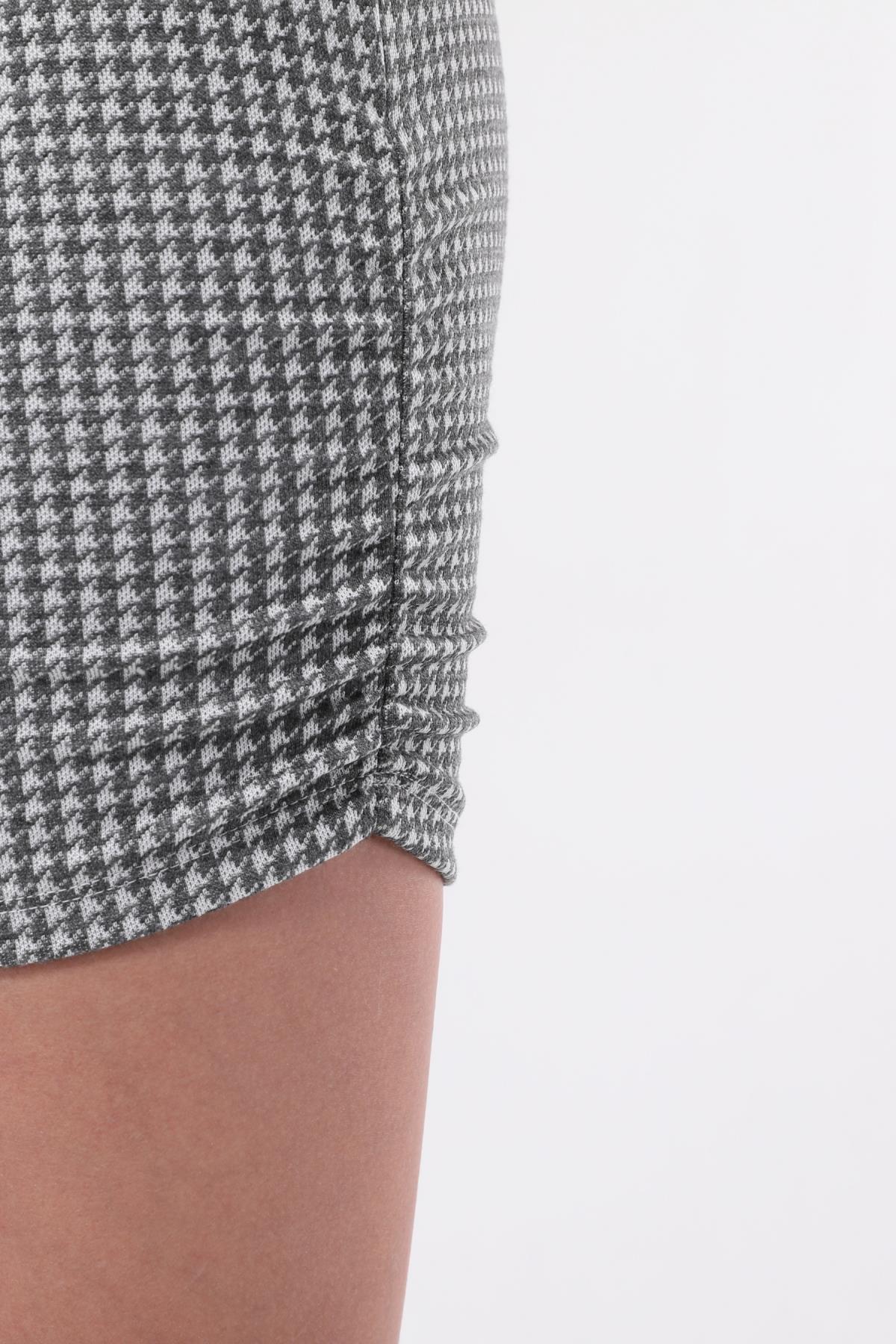 SEZER AKTAŞ YANI BÜZGÜLÜ GRİ KAZAYAĞI MİNİ ETEK