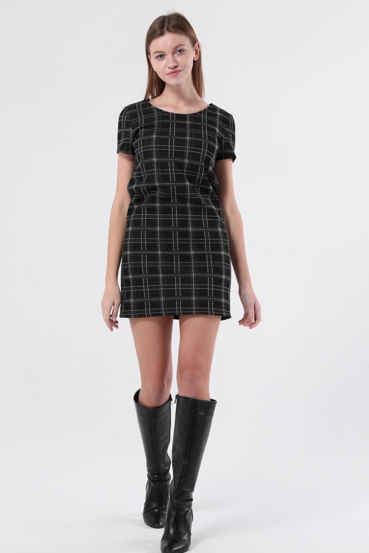 SEZER AKTAŞ YEŞİL KARELİ MİNİ ELBİSE