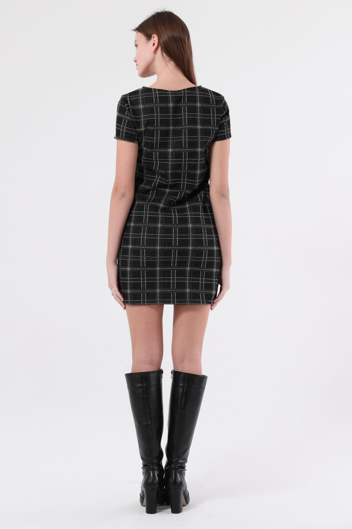 SEZER AKTAŞ YEŞİL KARELİ MİNİ ELBİSE