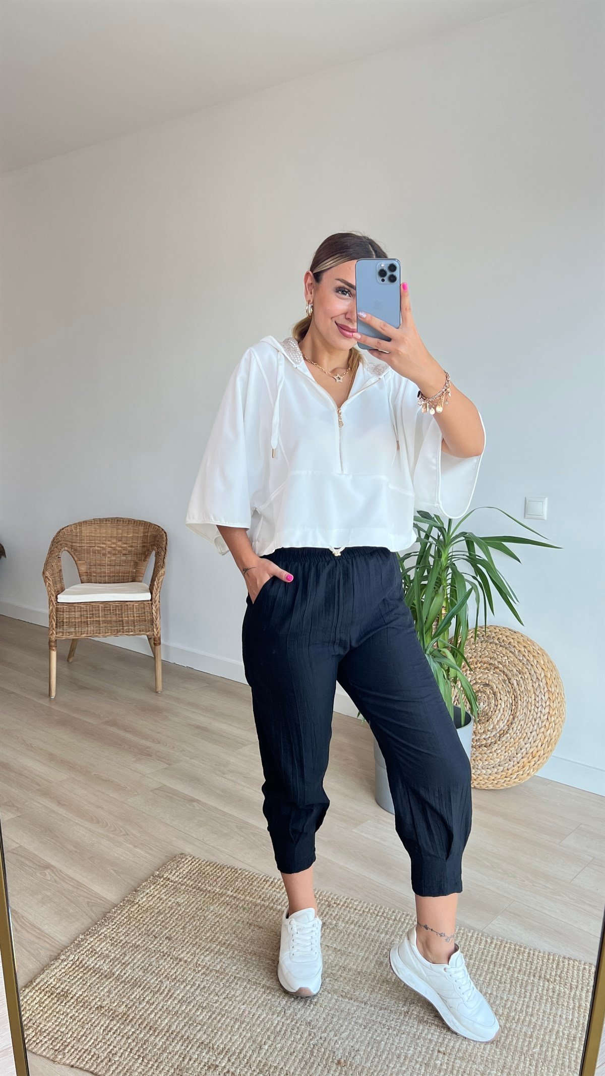Beli Lastikli Paça Pile Detaylı Pantolon