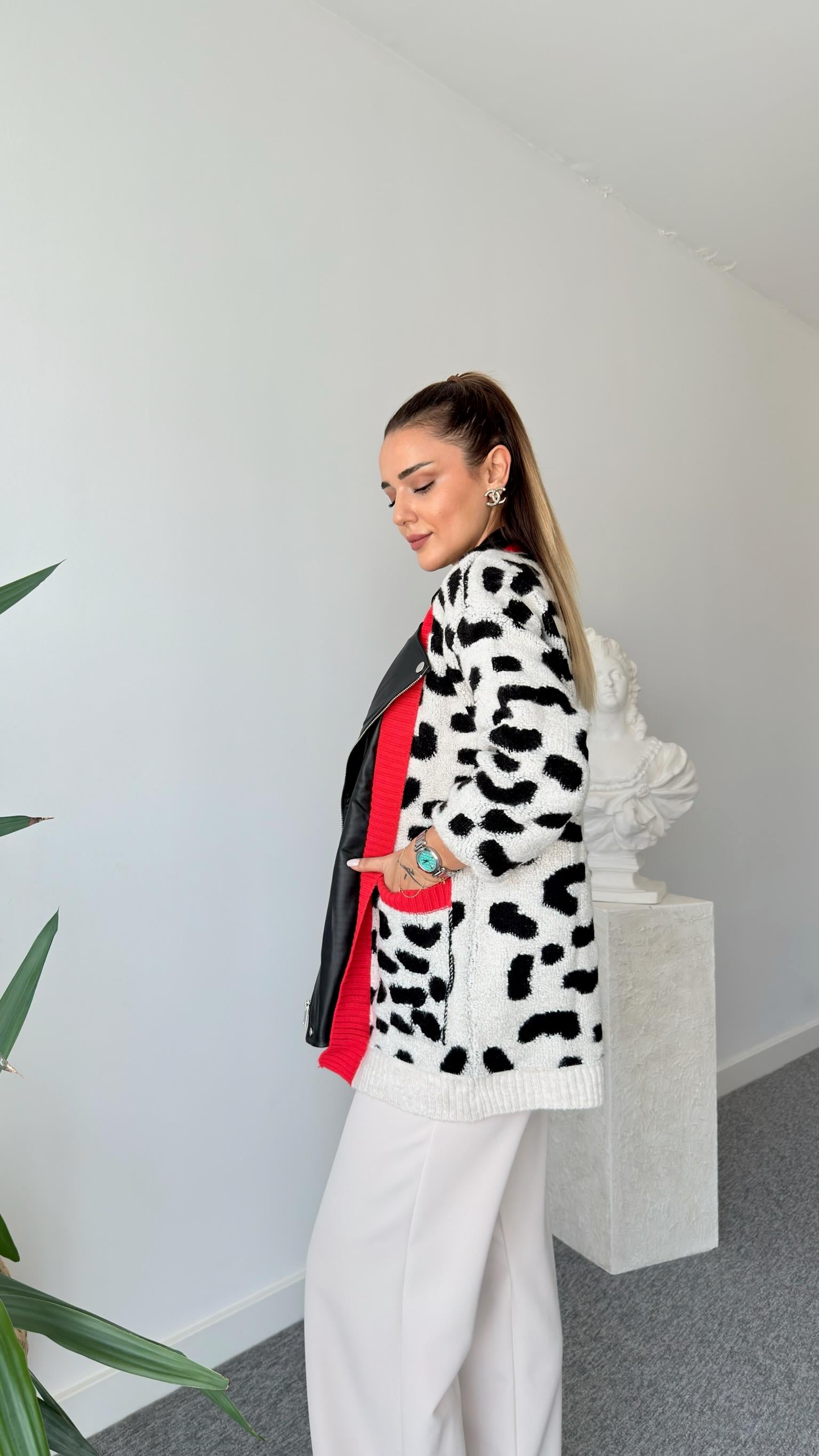 Deri Detaylı Tasarım Leopar Desen Hırka 