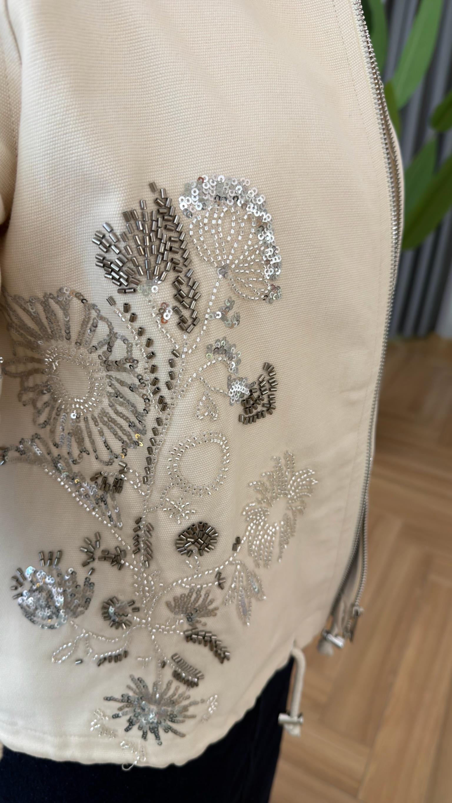 Bej Violet Taş İşlemeli Gabardin Ceket