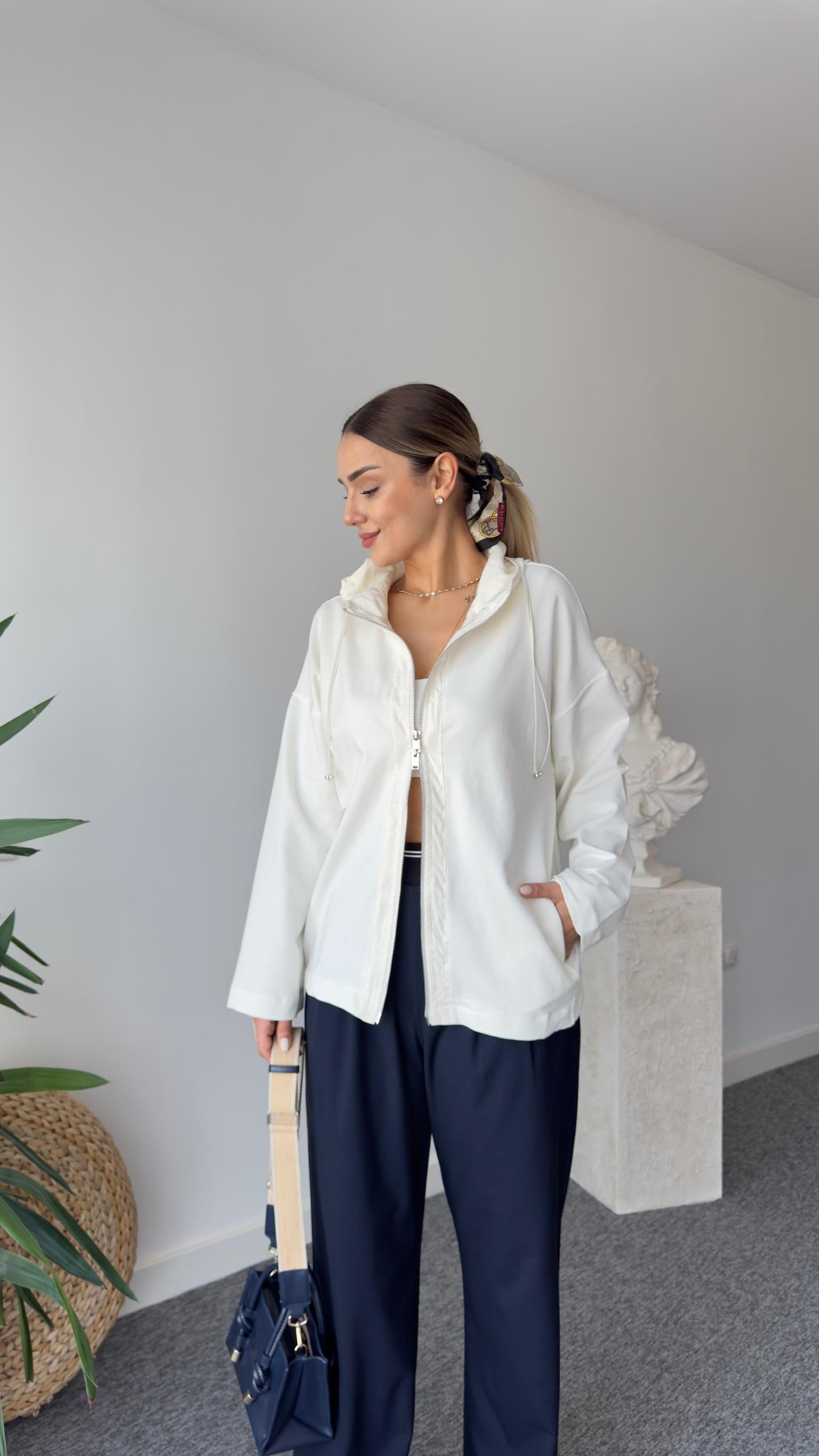 Lotta Marka Model Kapüşonlu Ekru Sweat