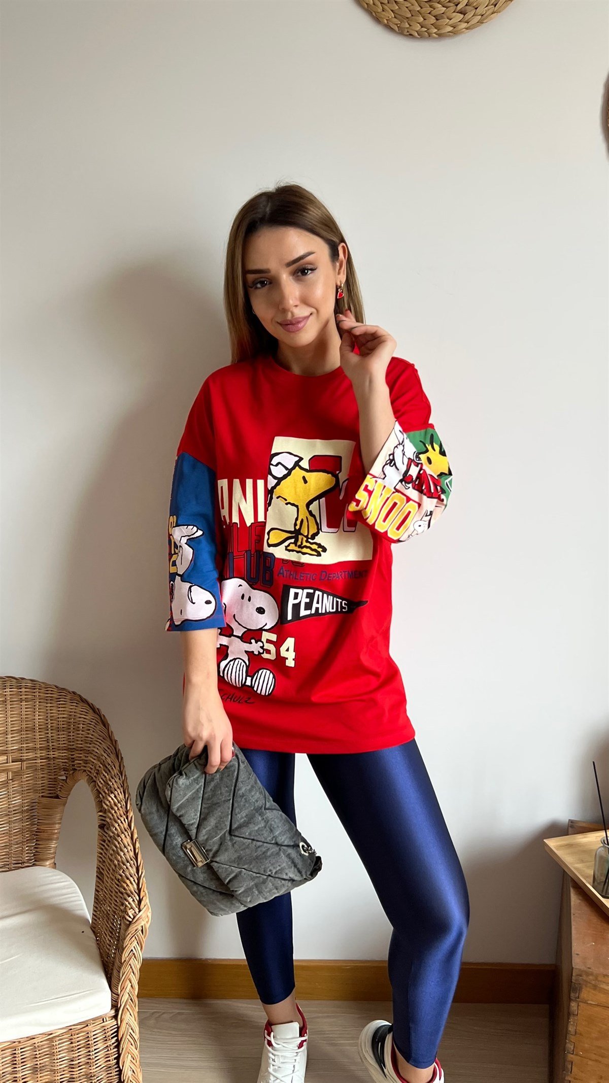 Kırmızı Snoppy Renkli Tshirt