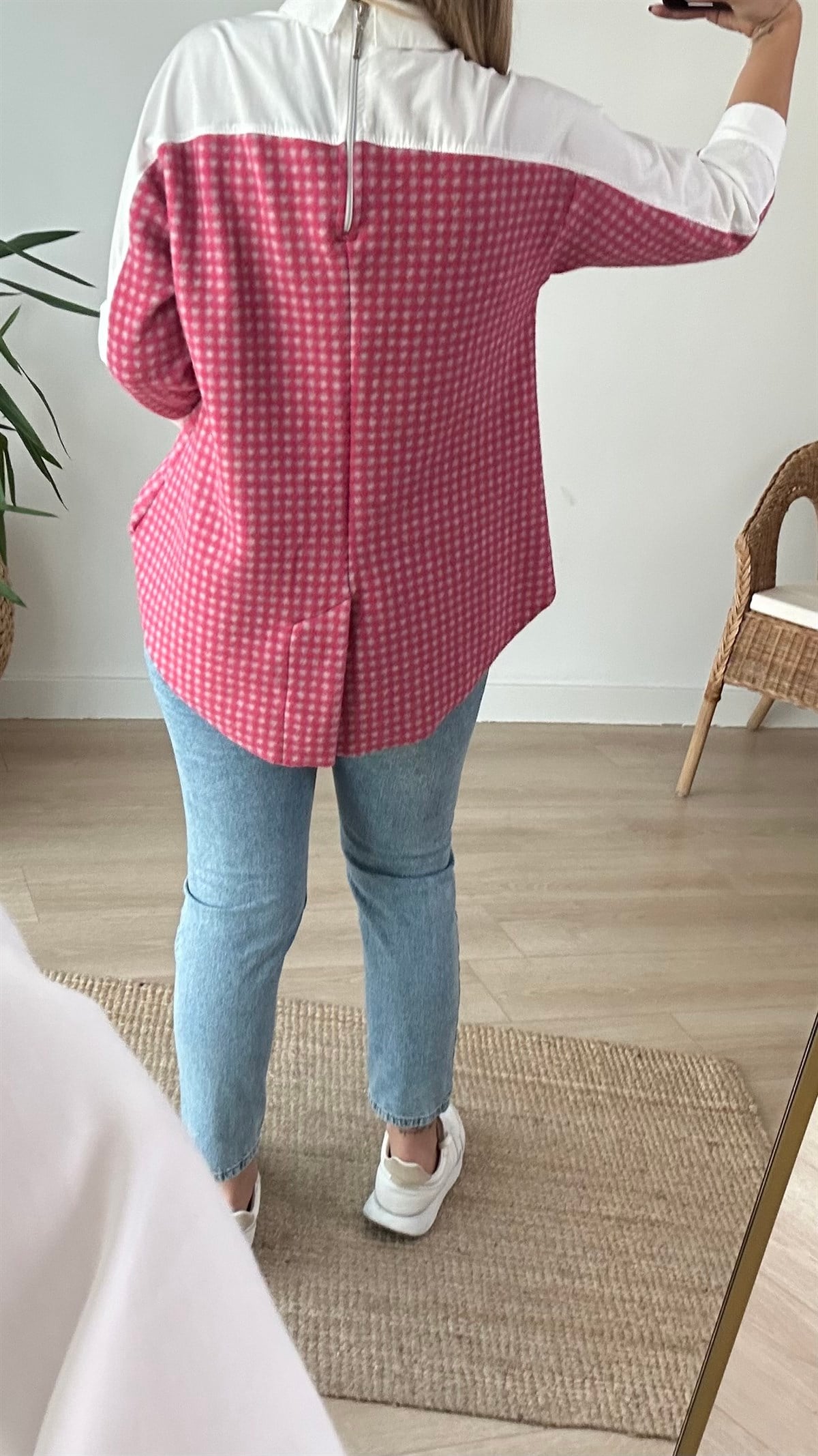 Pembe Pötikareli Gömlek Yaka Sweat