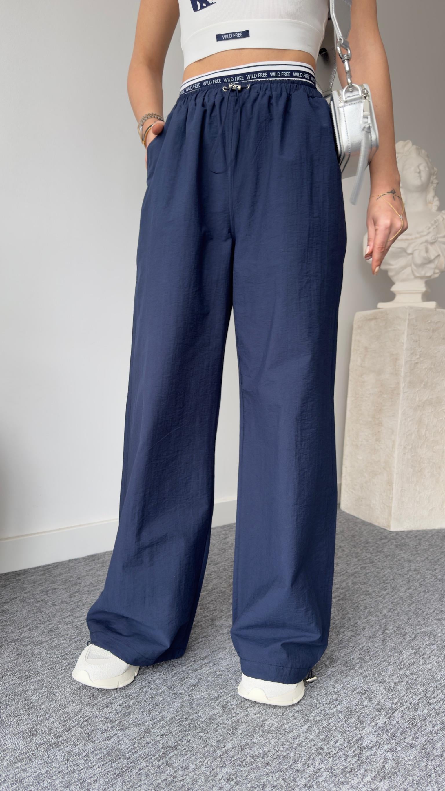 Beli Yazılı Lacivert Paraşüt Pantolon