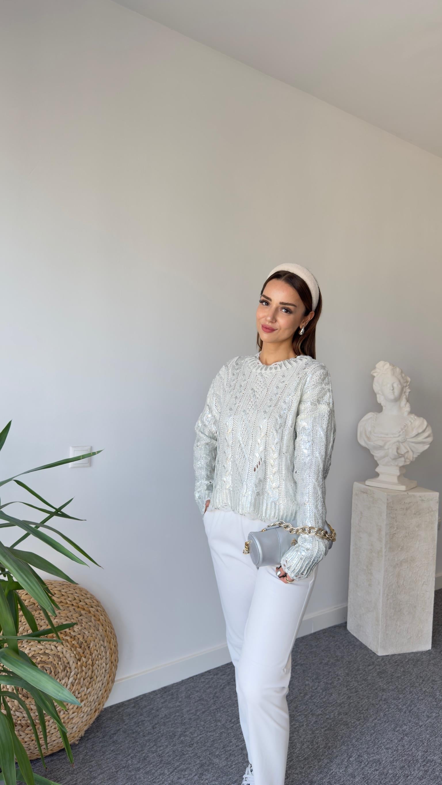 Örgü Desen Varaklı Gümüş Kazak