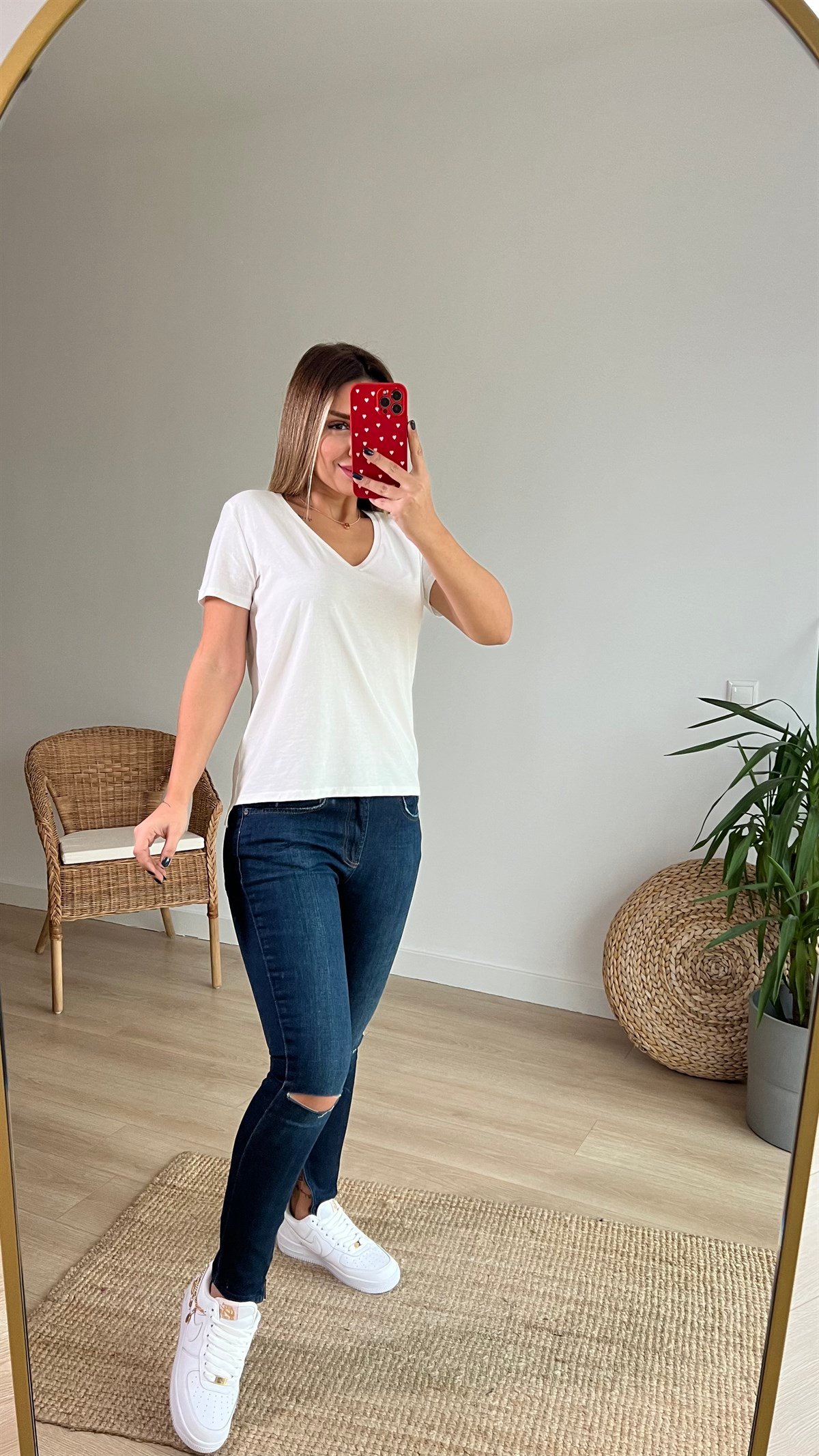 Pamuklu V Yaka Ekru Basic Tshirt