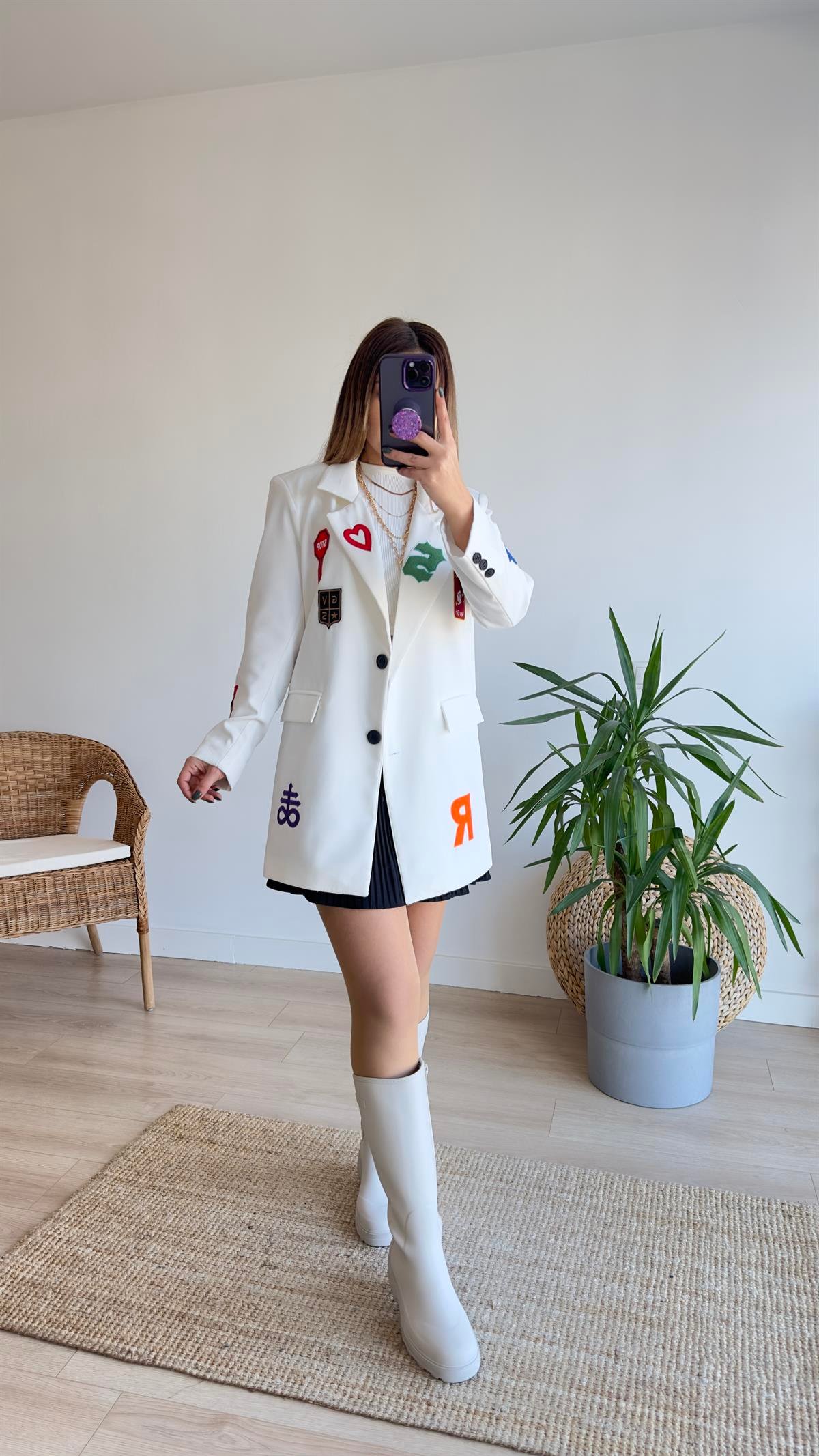 Oversize İşlemeli Beyaz Ceket