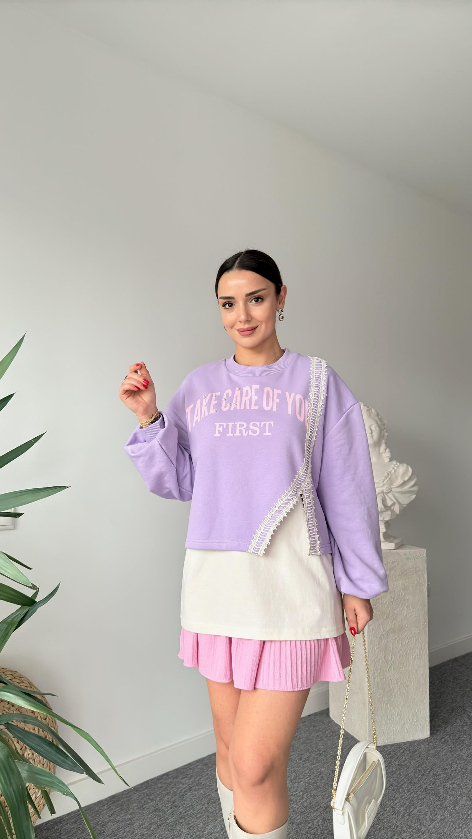 Levu Yazı Ve Dantel Detaylı Sweatshirt