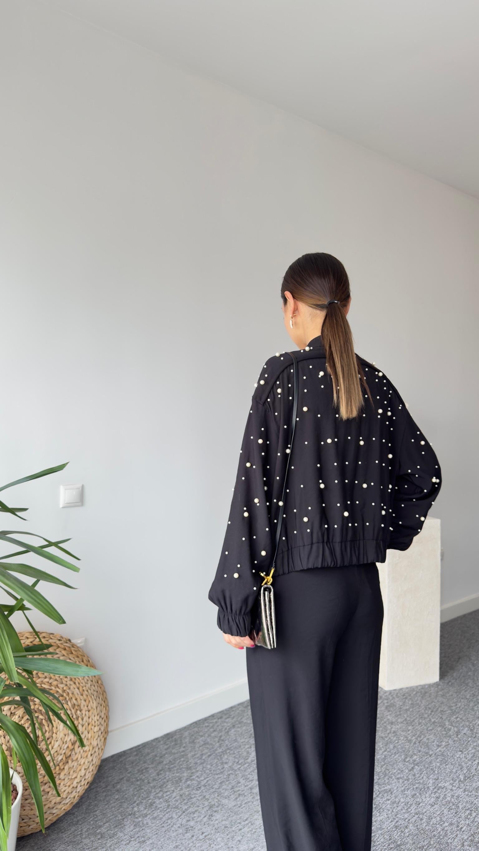 New İncili Siyah Bomber Ceket
