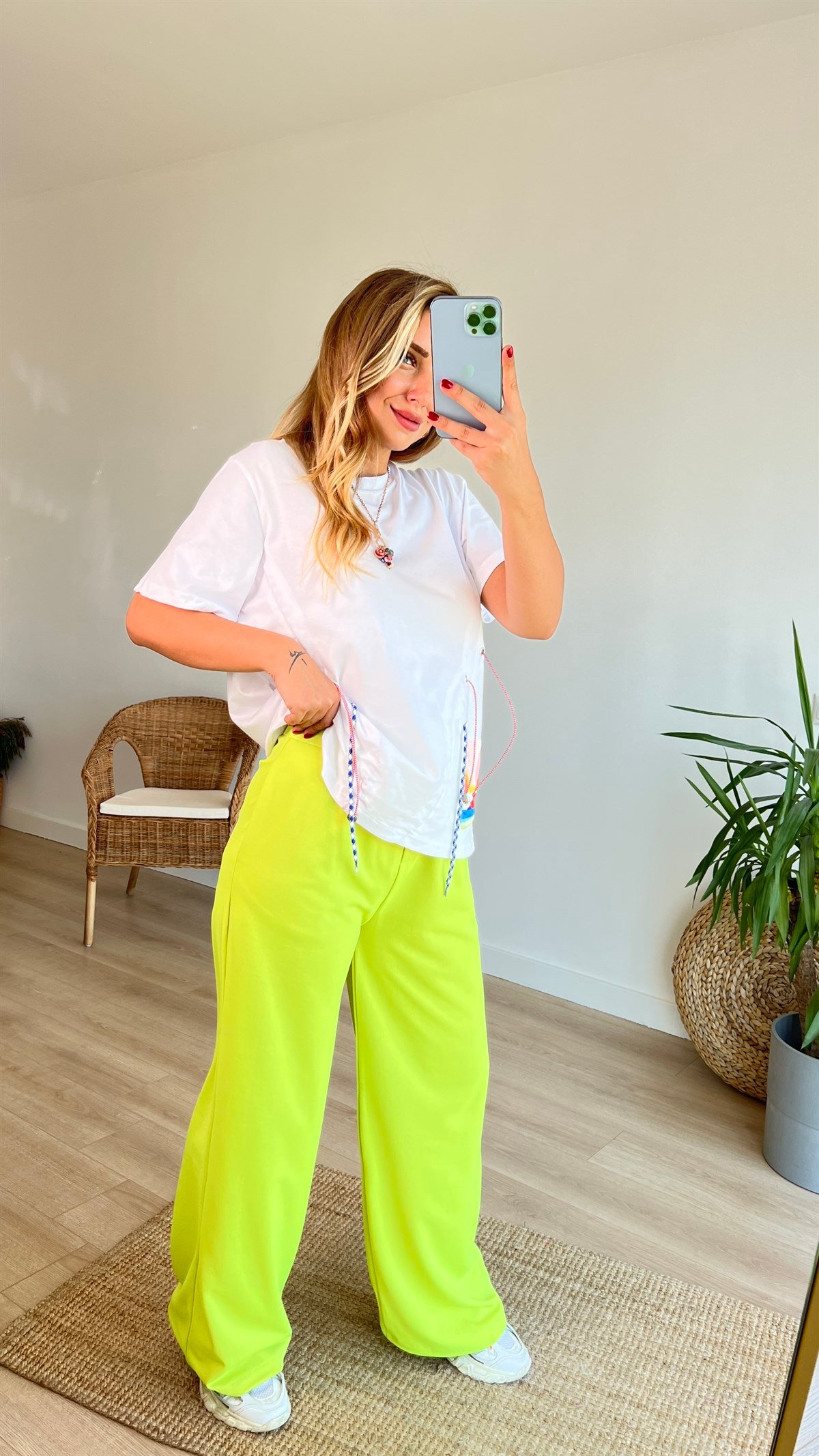 Twist Model Tasarım Beyaz Tshirt