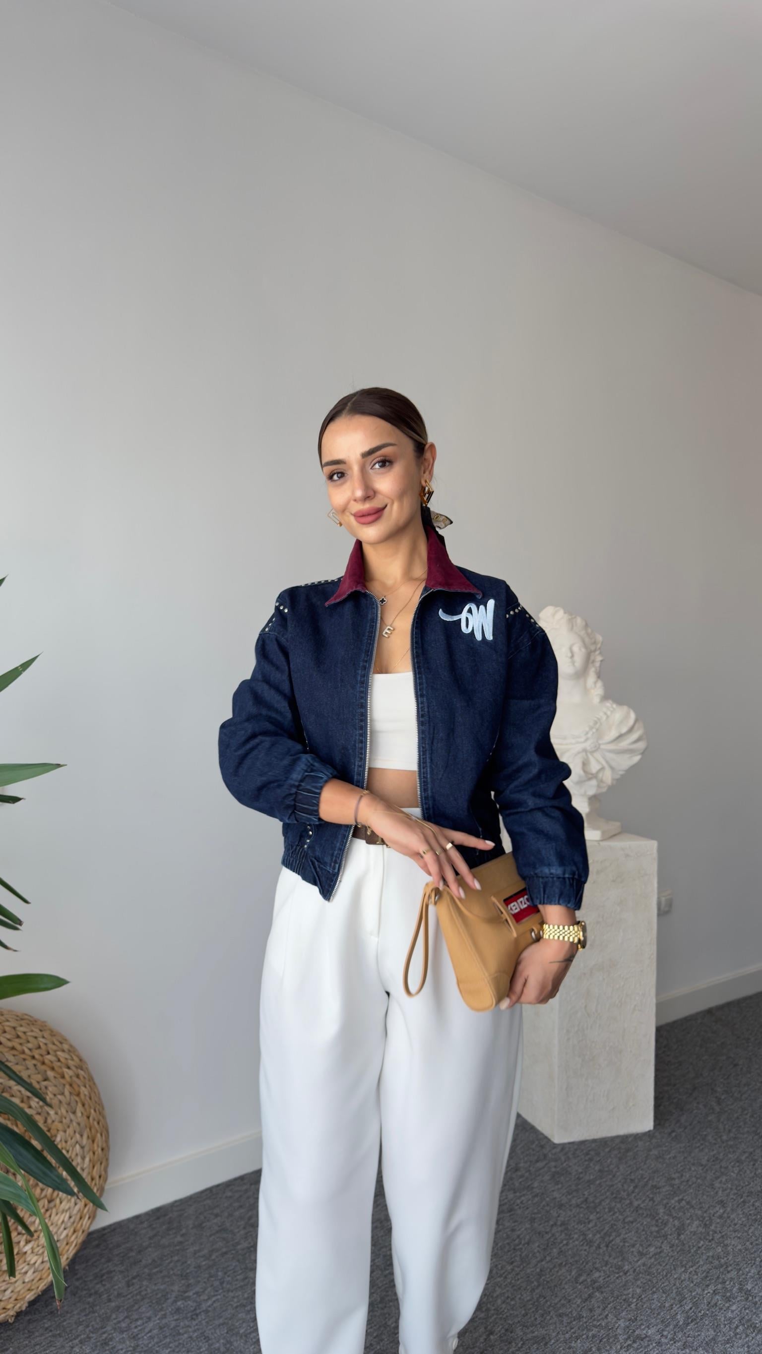 Marka Model Yaka Kadife Detaylı Kot Ceket