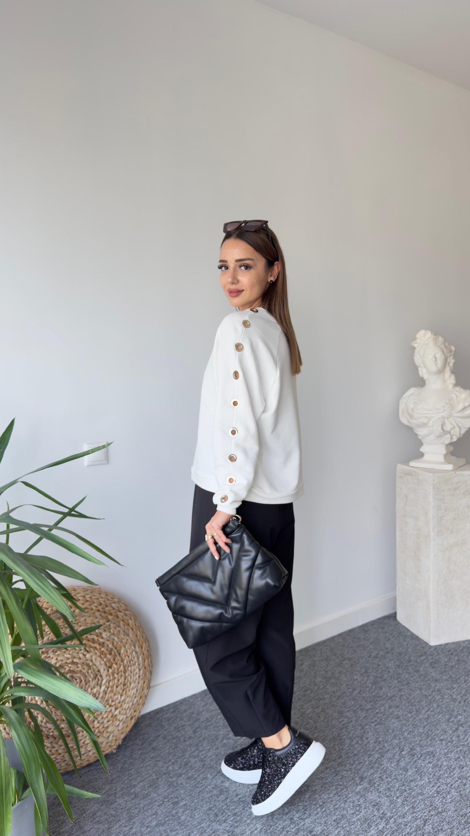Orj Model Kollar Kuş Gözü Detay Beyaz Sweat 