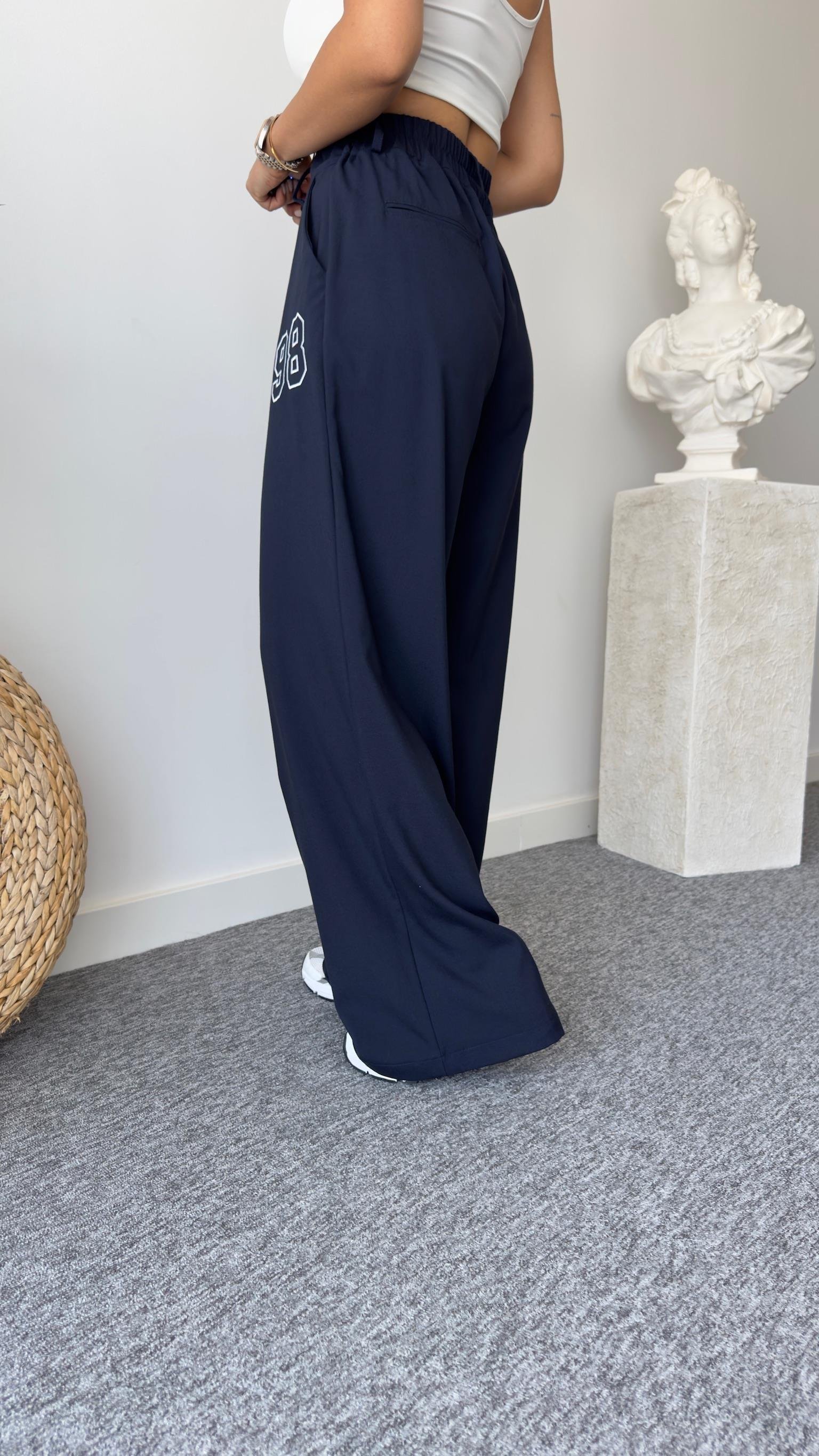 Bel Lastikli 98 Yazılı Lacivert Pantolon
