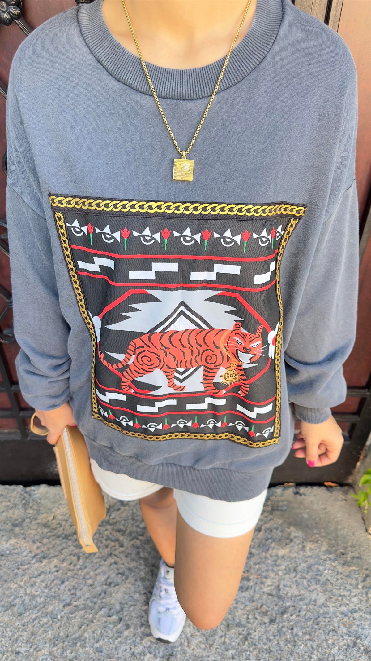 İşleme Ve Kaplan Desen Sweatshirt