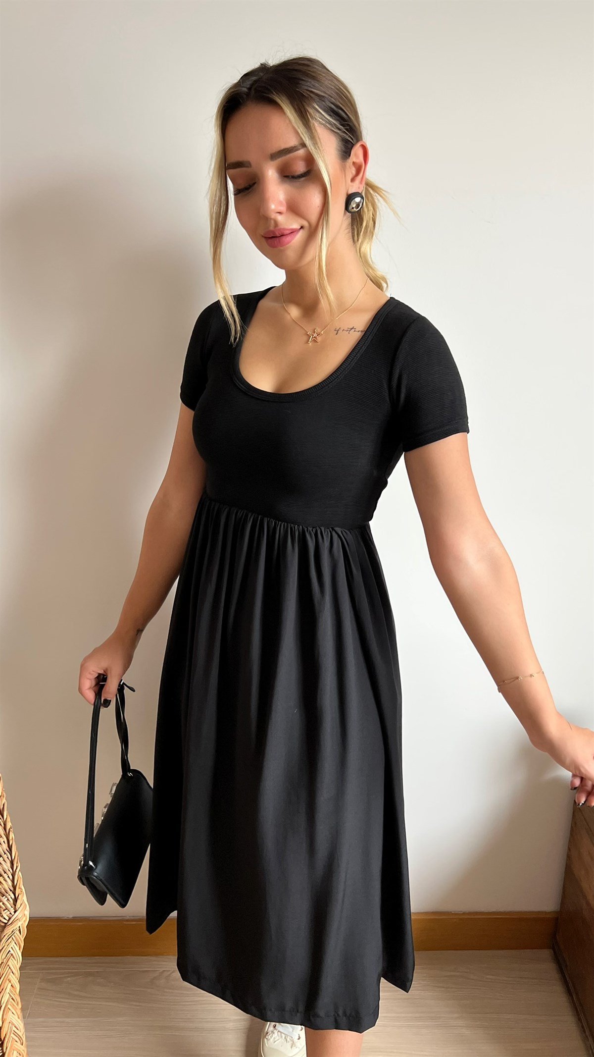 Stradivarius Model Poplin Detaylı Siyah Elbise