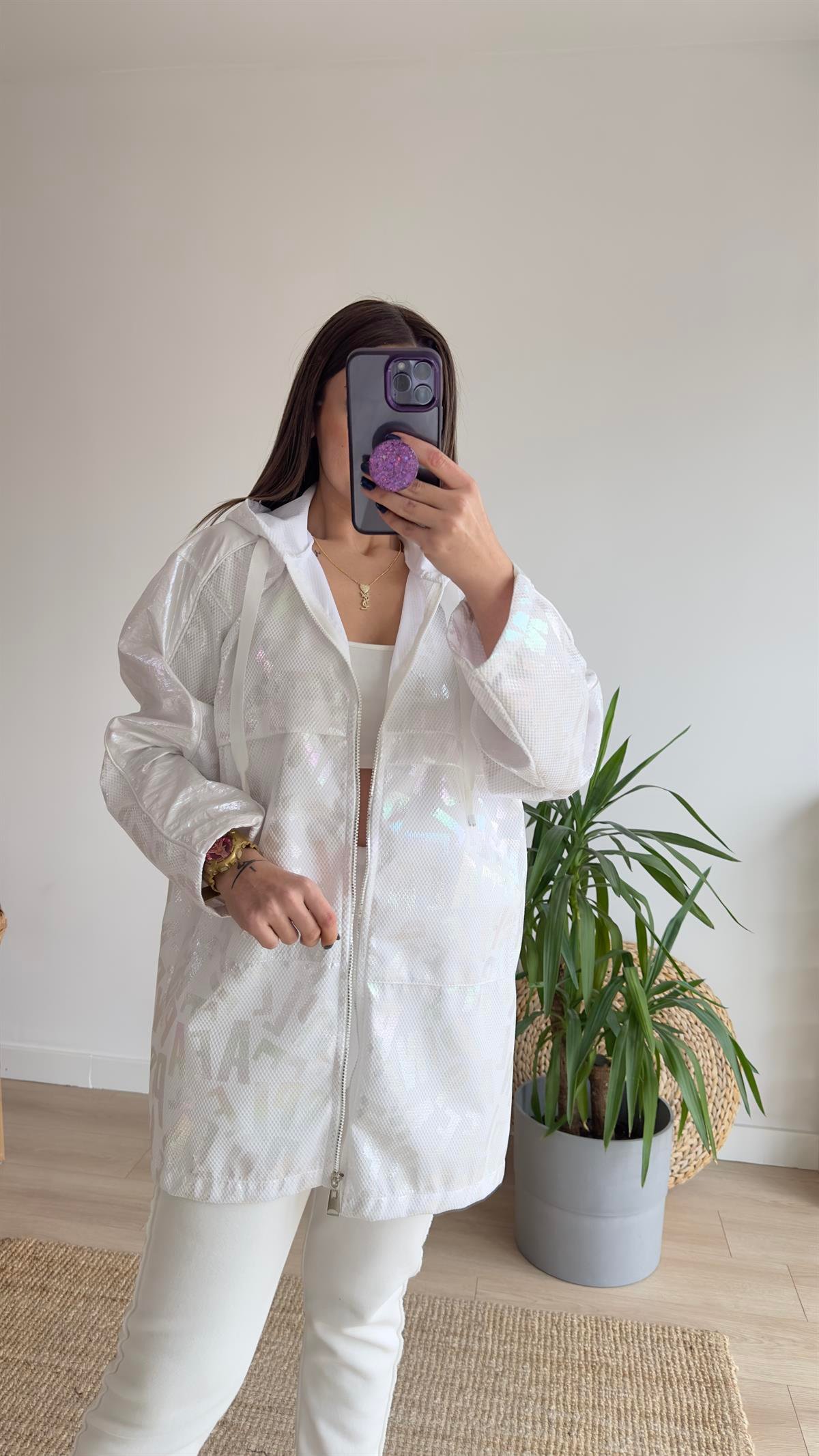 Harf Baskı Beyaz Tasarım Ceket