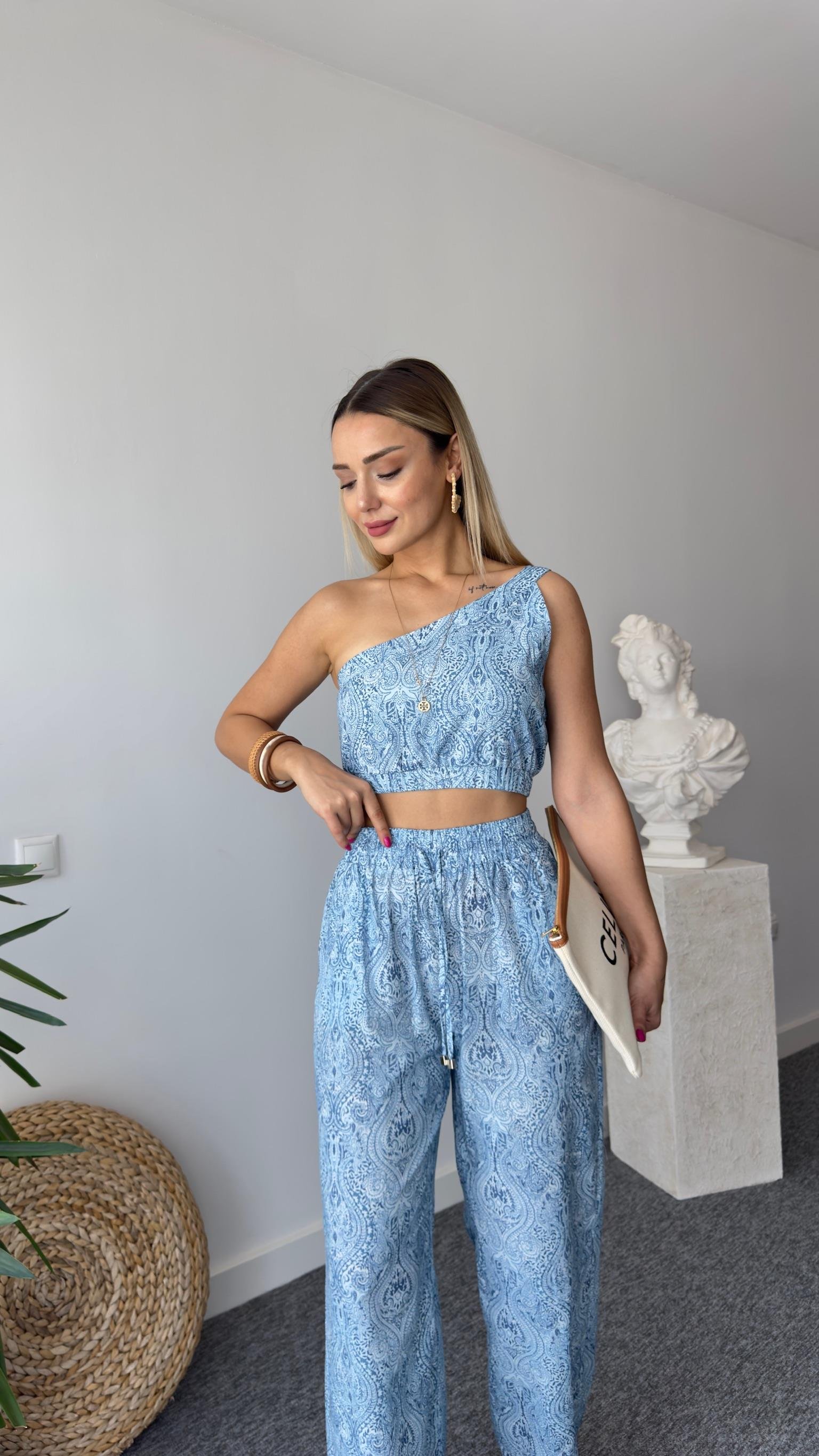 Mavi Şal Desen Tek Omuz Bluz