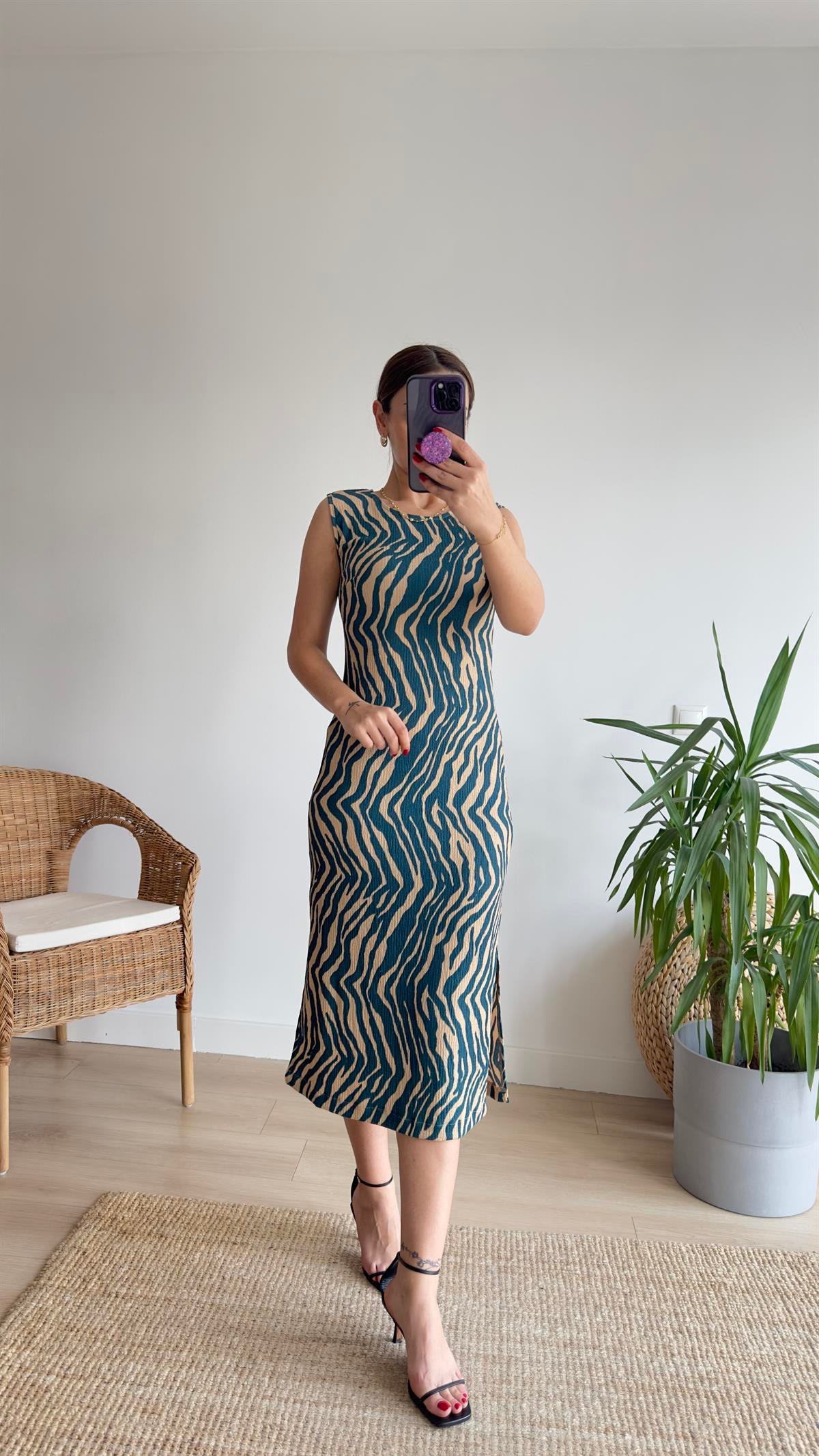 Yeşil Zebra Desen Yırtmaçlı Elbise