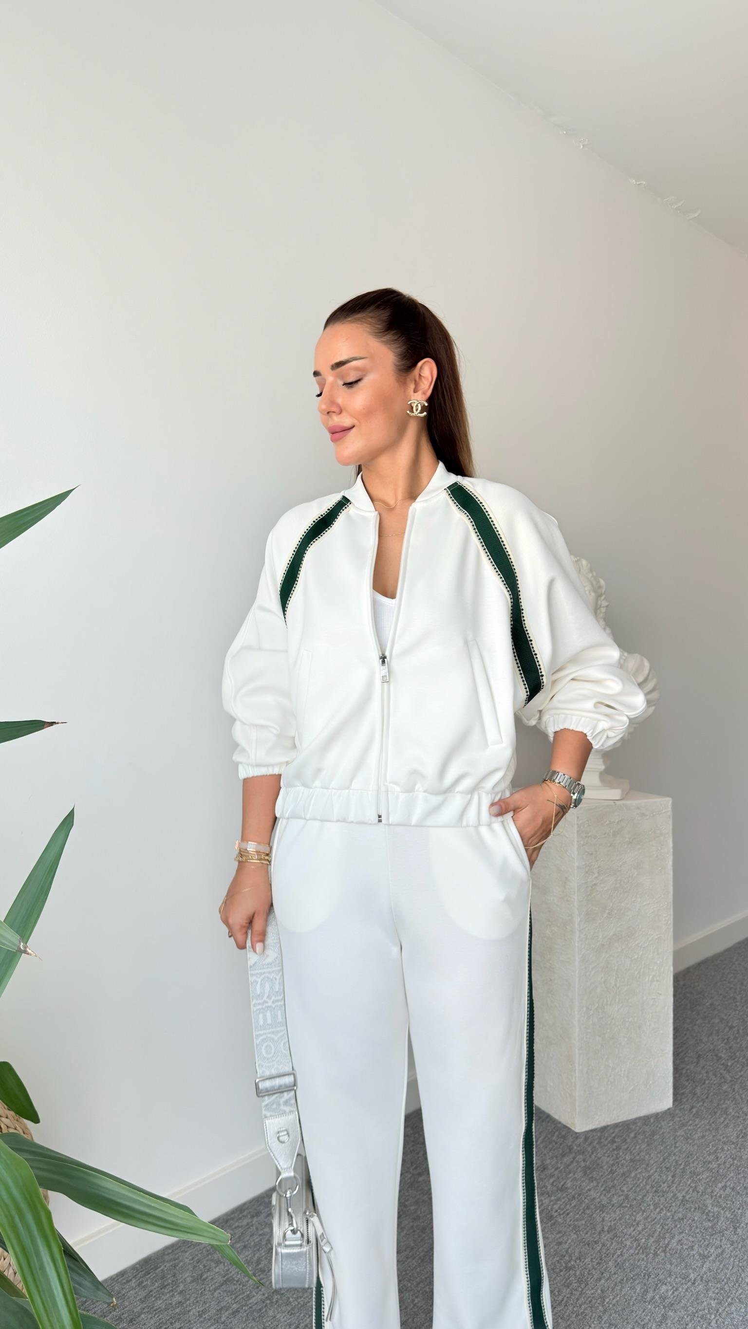 Beyaz Oys Model Şerit Detaylı Modal Takım