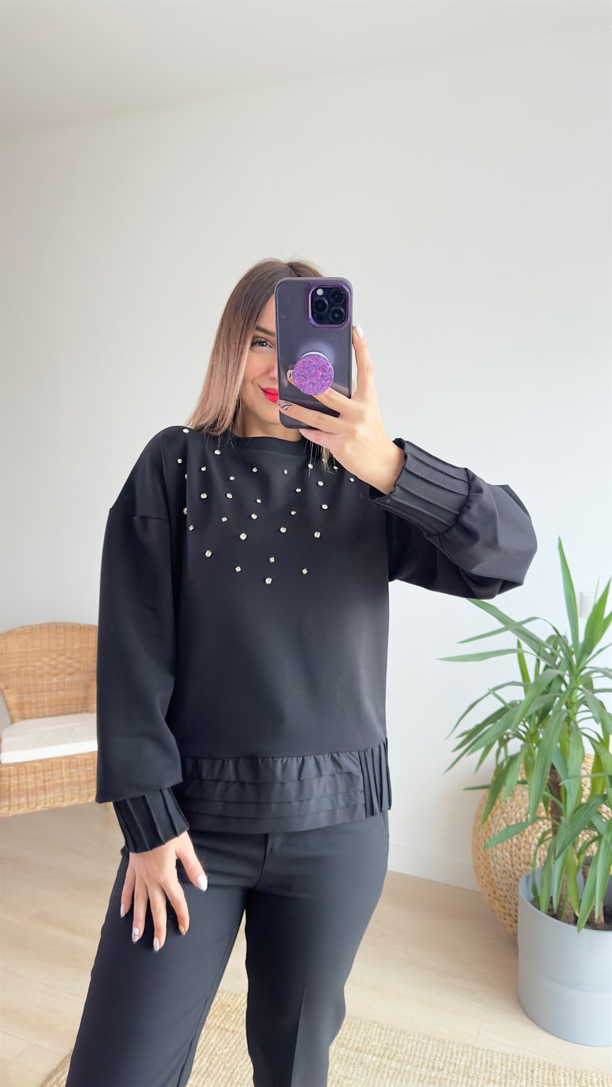 Zımba Taş Detaylı Siyah Sweat