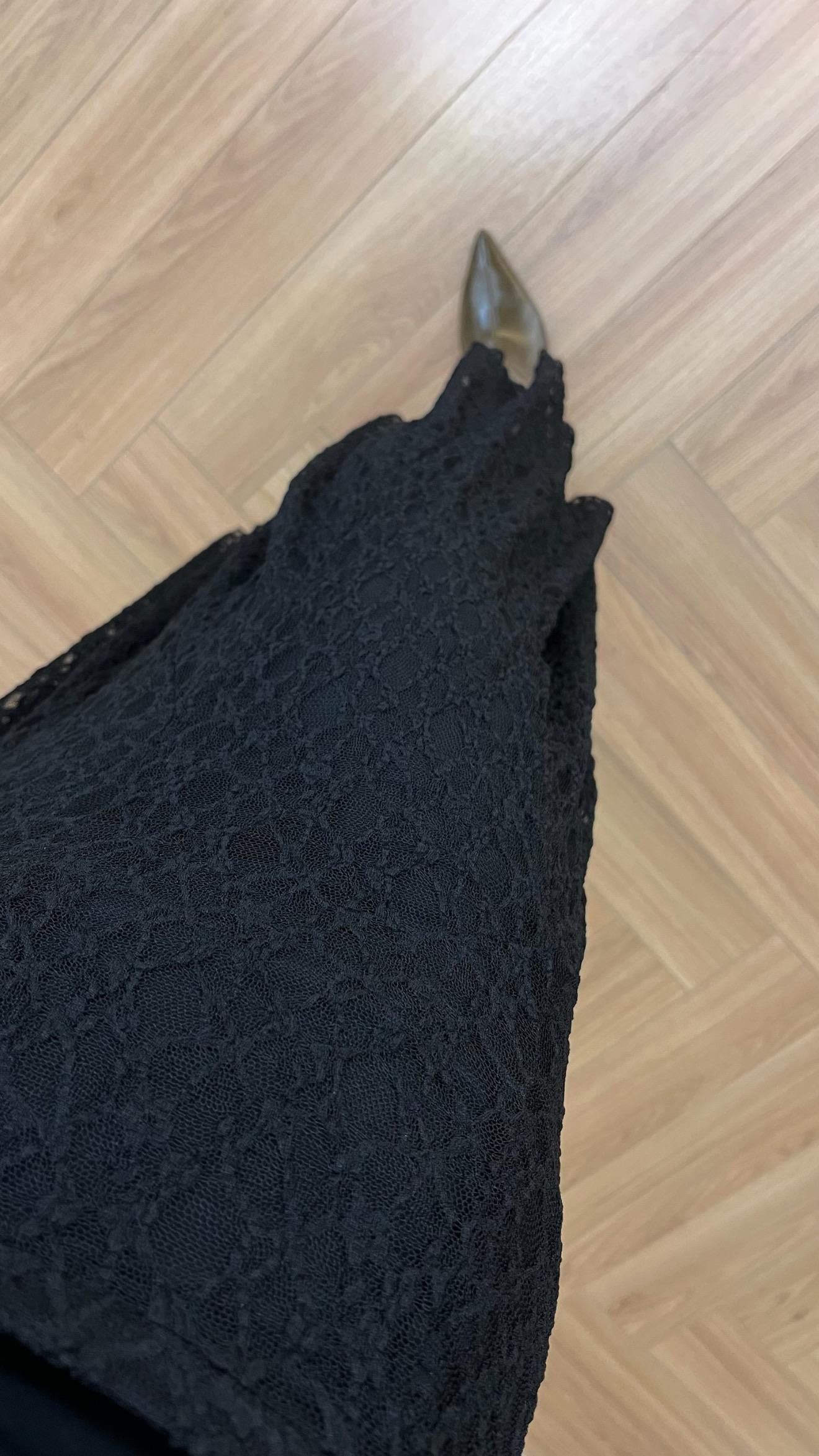 Siyah Dantelli Volanlı Etek