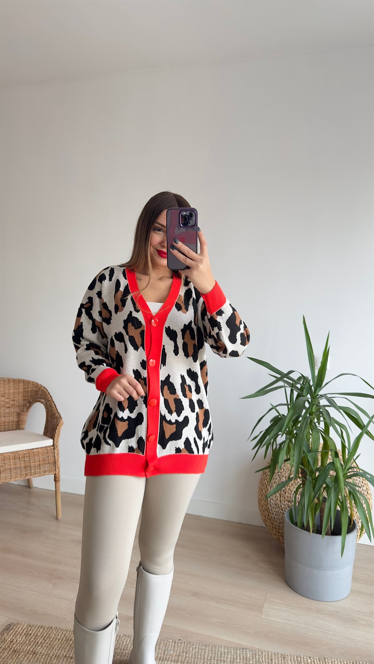 Kırmızı Şeritli Leopar Hırka