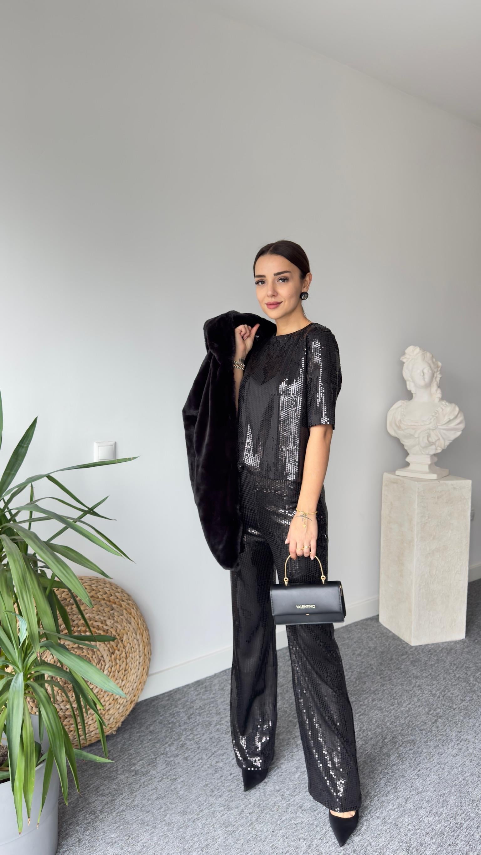 Marka Model Pullu Siyah Bluz Takım