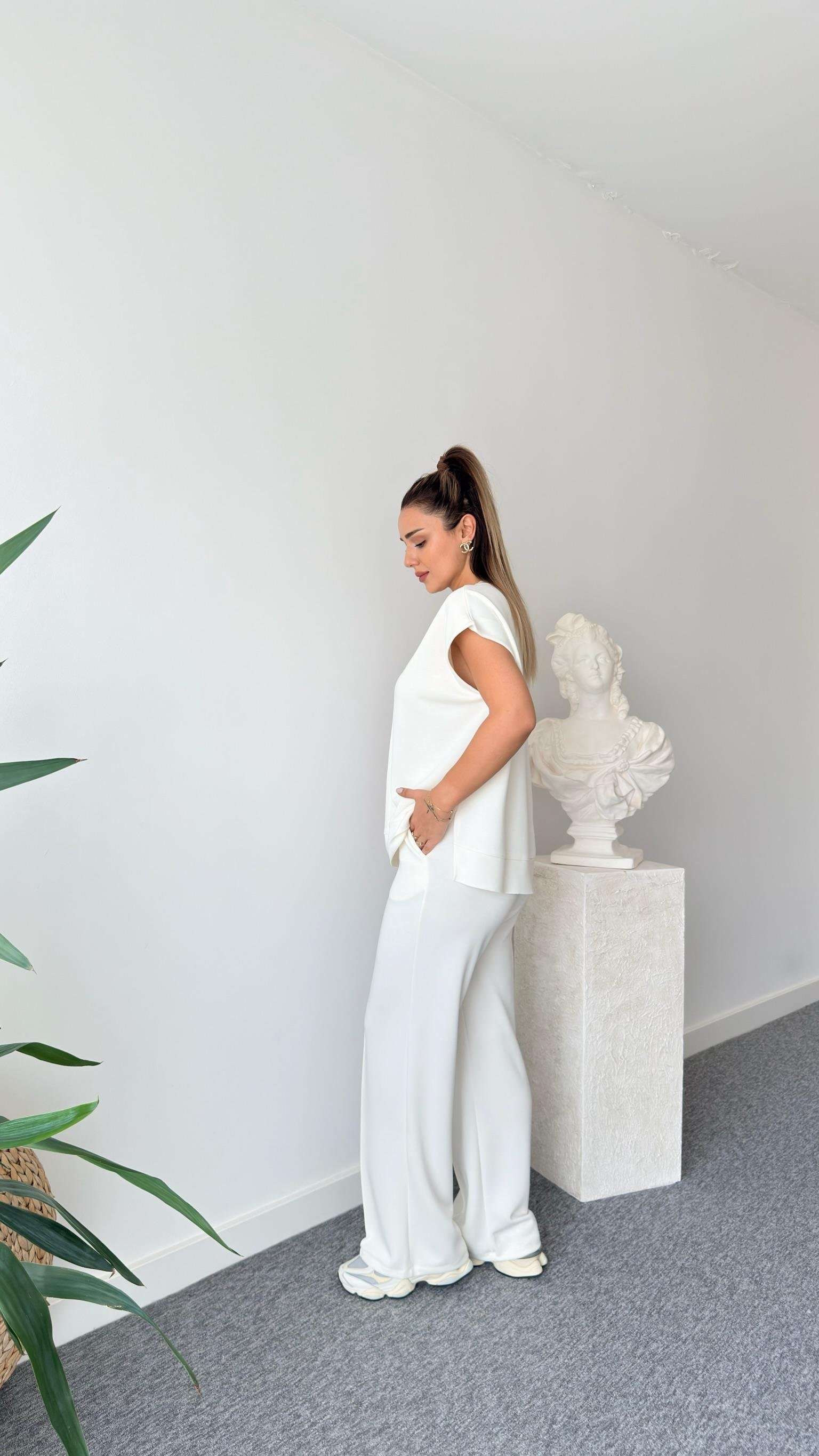 Beyaz Waid Taş Detaylı Modal Takım