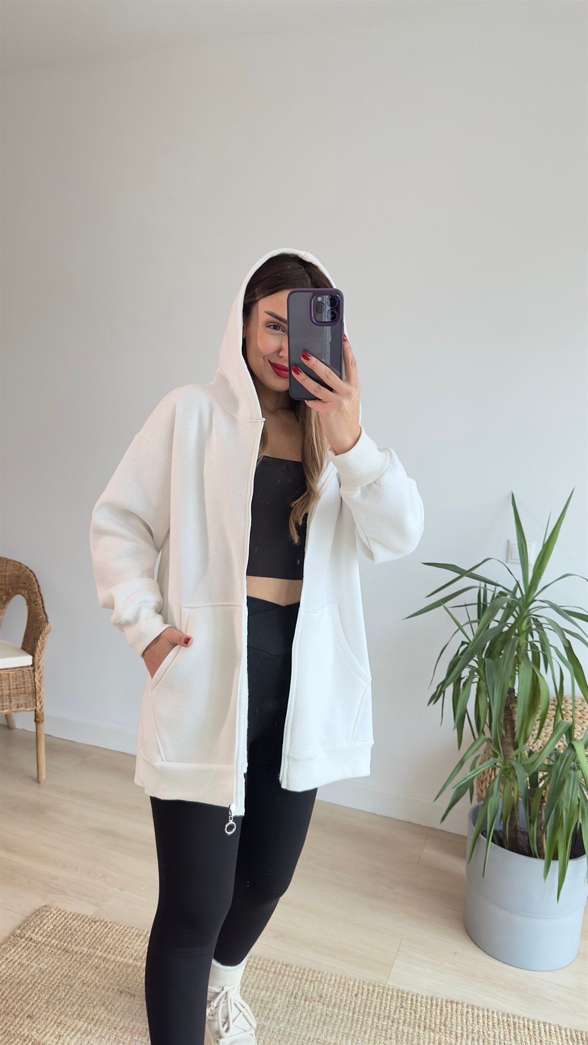 Şardonlu Yanları Yırtmaçlı Beyaz Sweatshirt	
