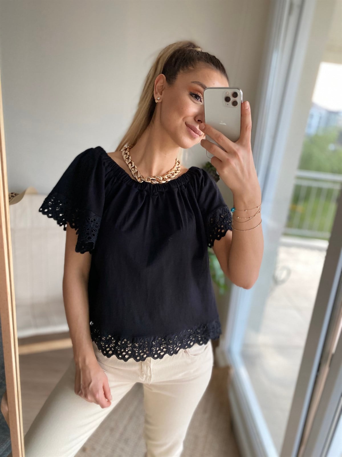 Siyah Fisto Detaylı Bluz
