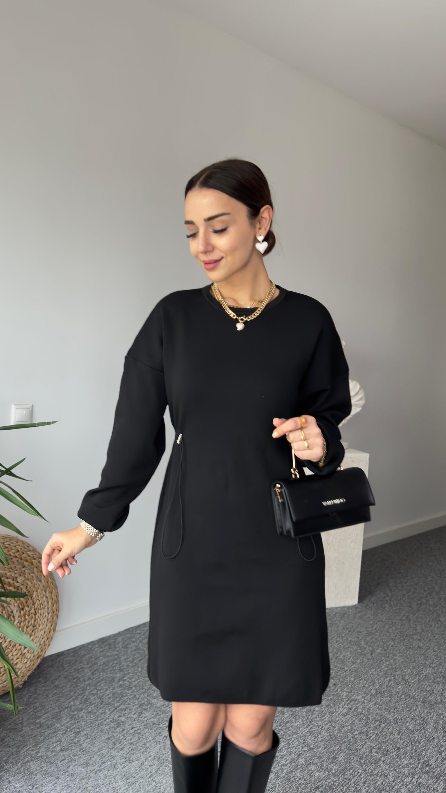 Beli Lastikli Siyah Triko Elbise
