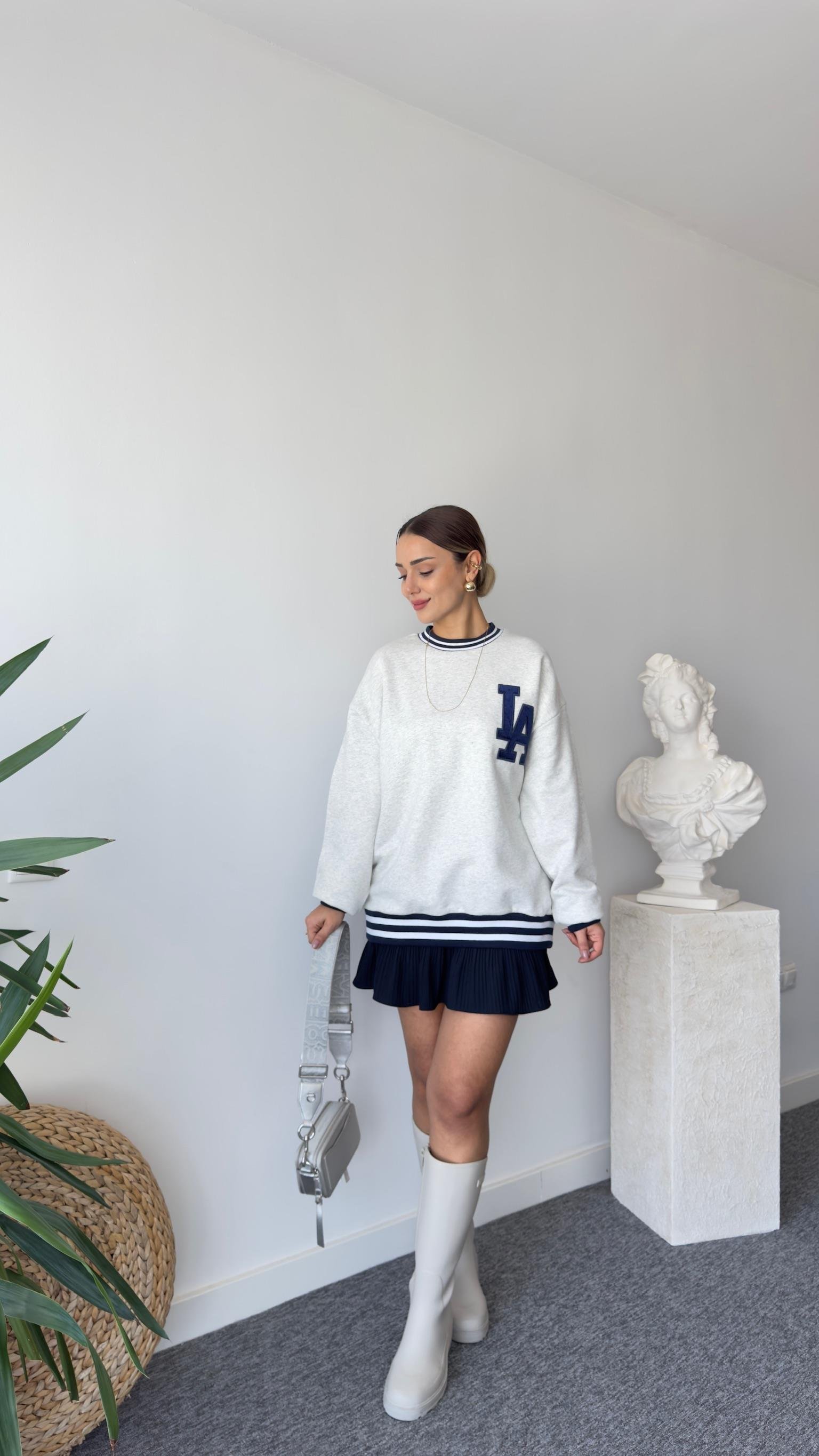 La Nakışlı Gri Sweatshirt