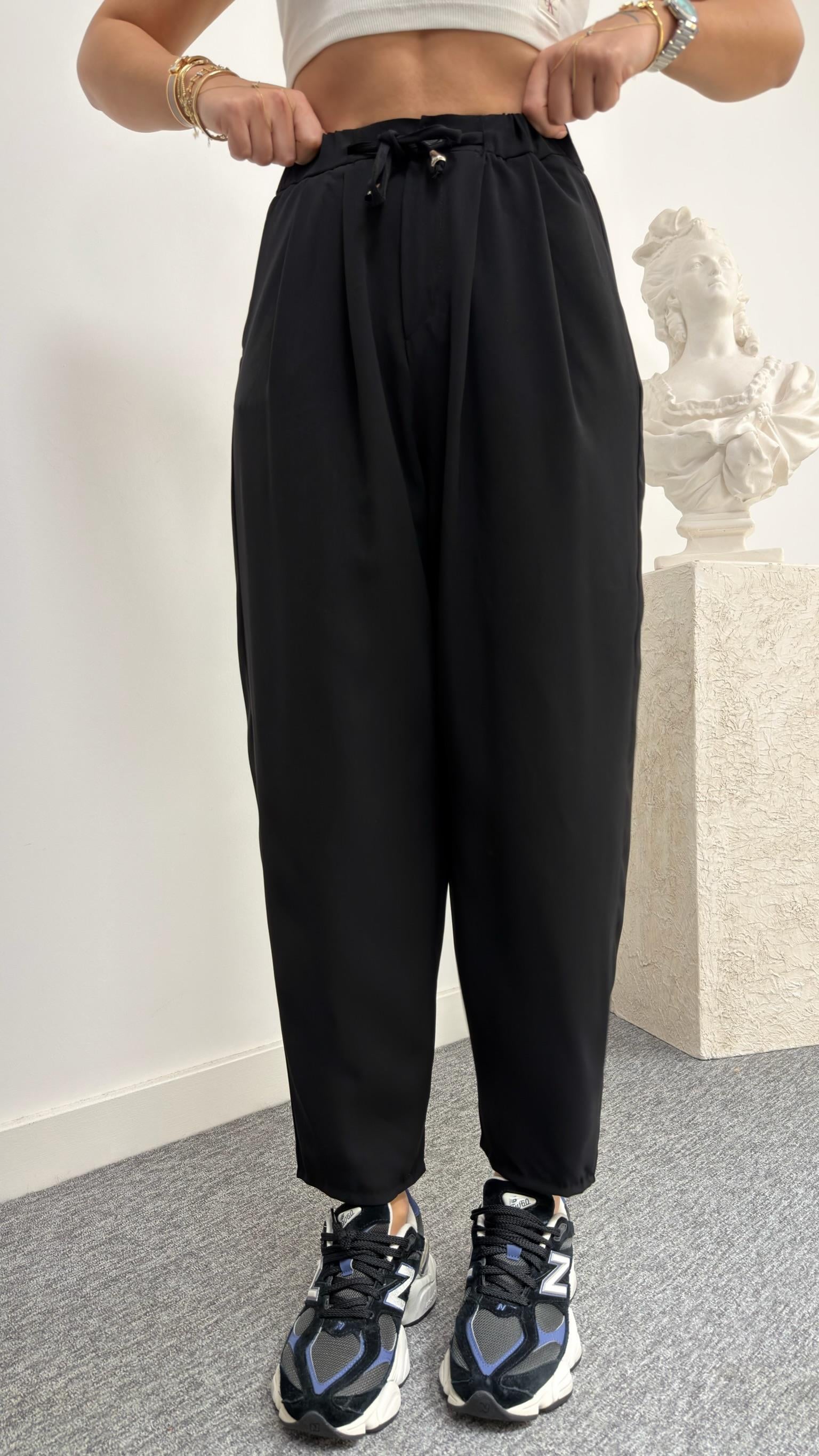 Siyah Lucka Pileli Şalvar Model Pantolon