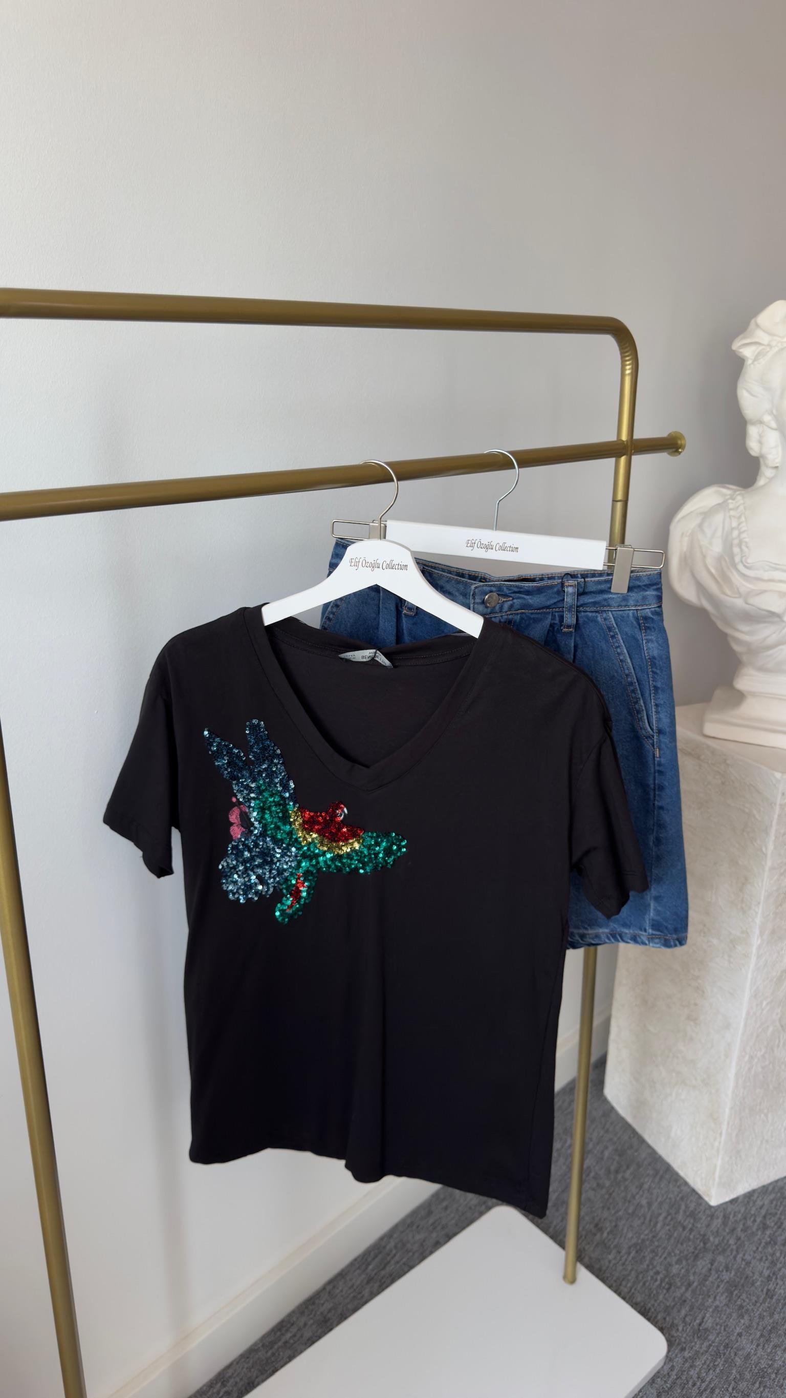 Renkli Kuş Baskı V Yaka Tshirt