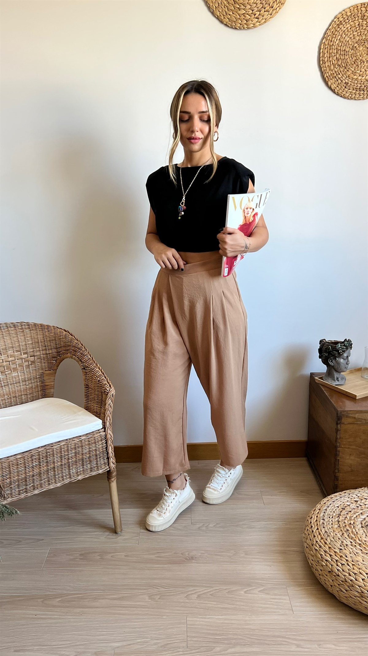 Pileli Beli Lastik Detaylı Camel Pantolon