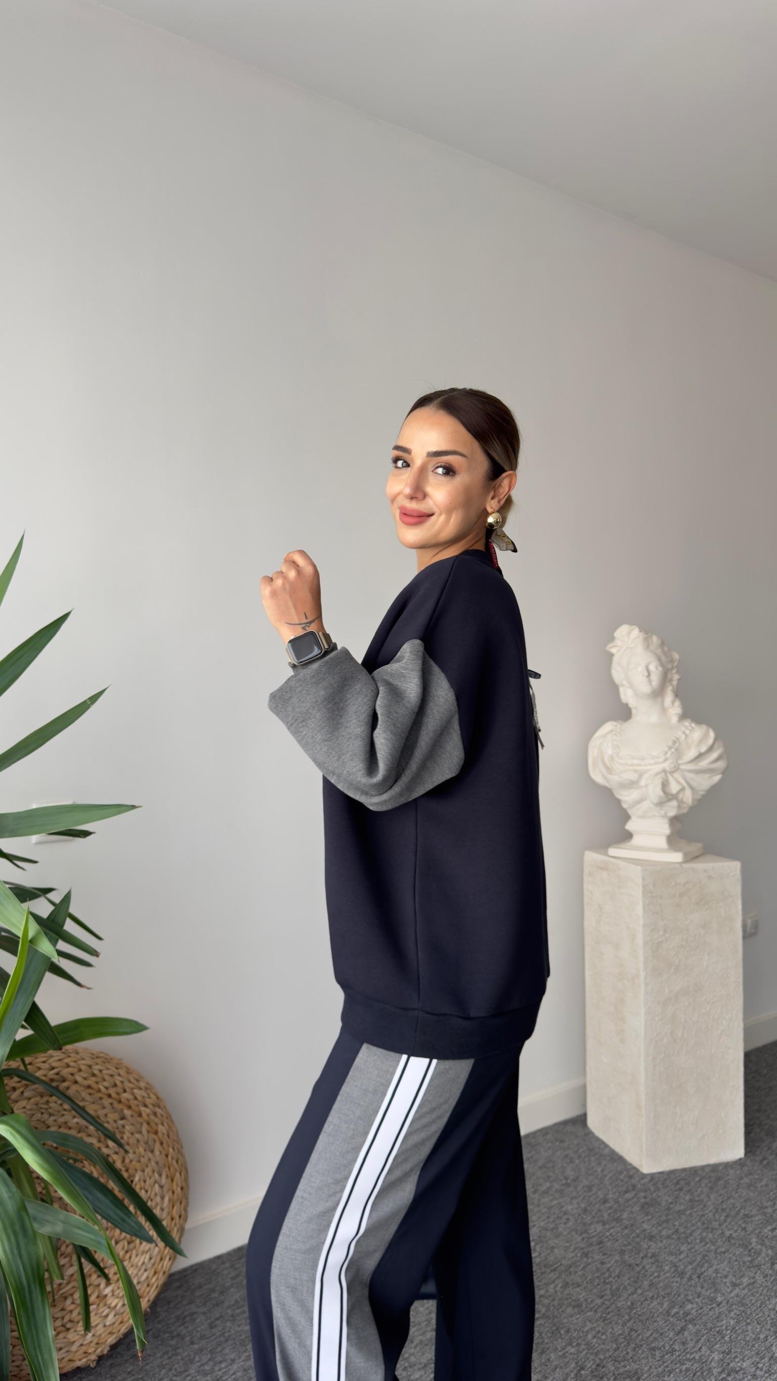 Rica C Nakışlı Lacivert Sweatshirt