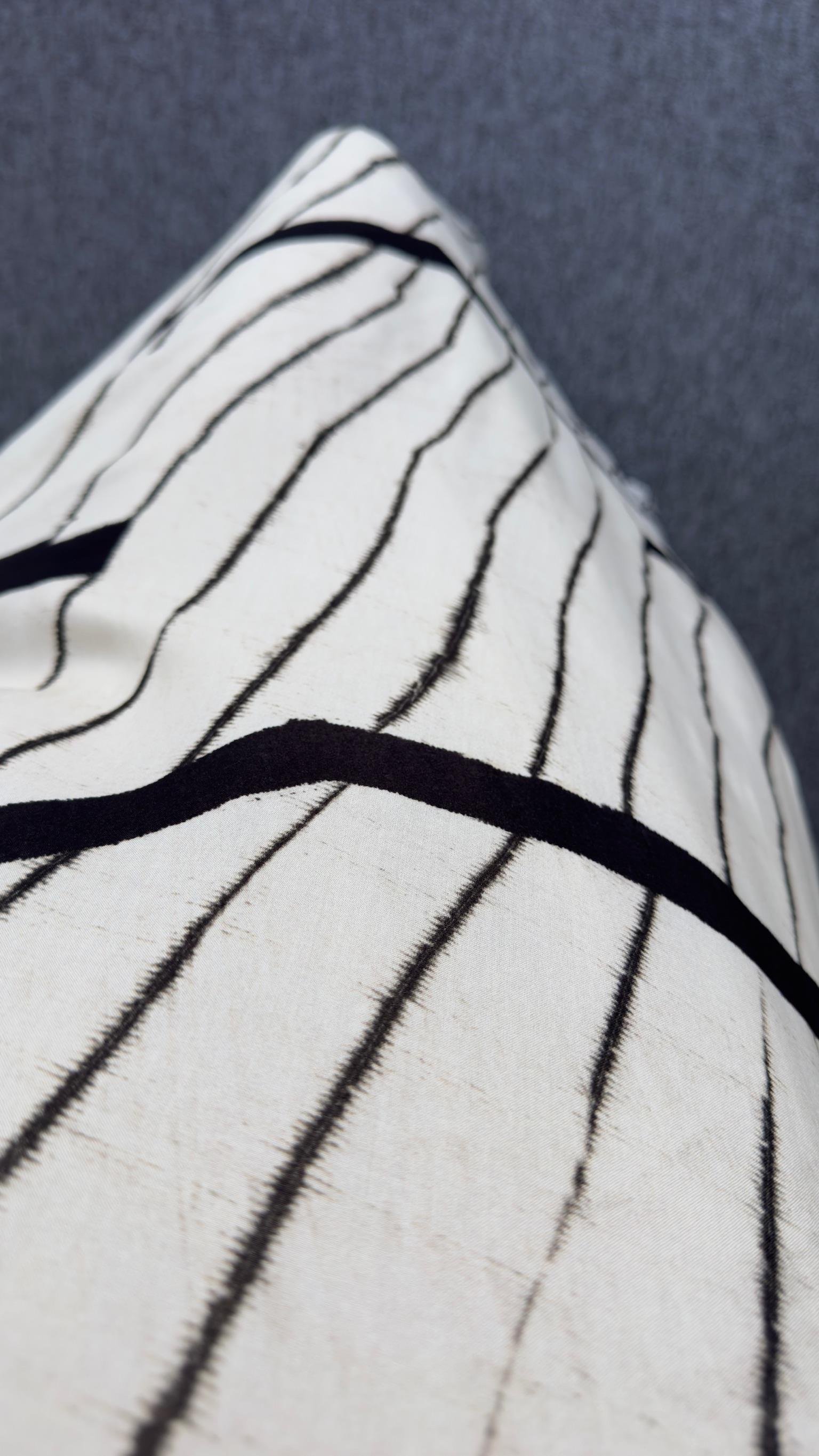 Sinda Massi Model Siyah Beyaz Çizgili Elbise 