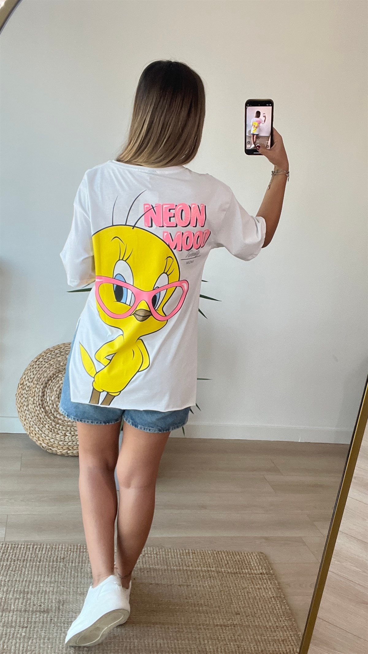 Sırtı Tweety Baskılı Beyaz Tshirt