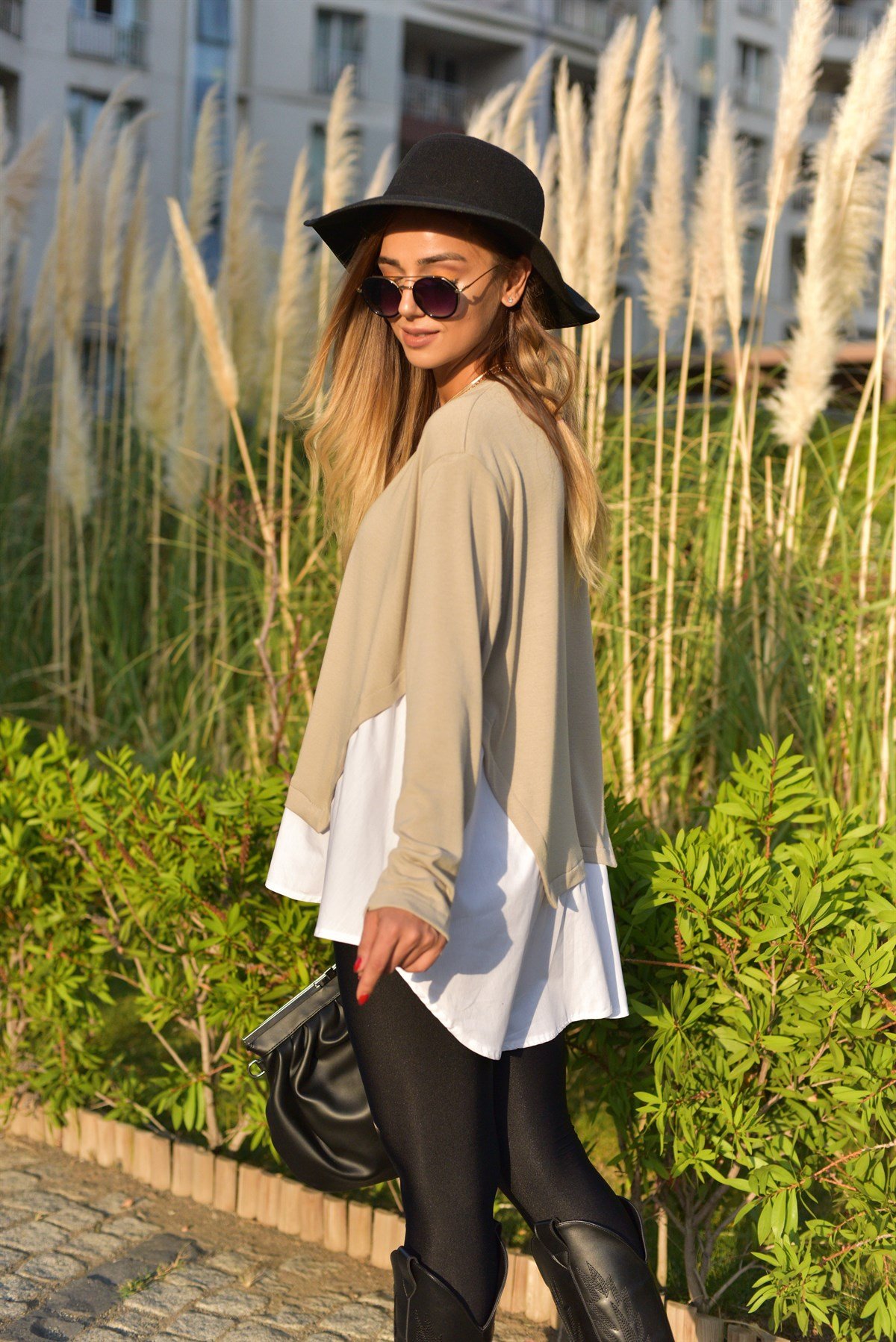 Poplin Detaylı Bej Sweatshirt